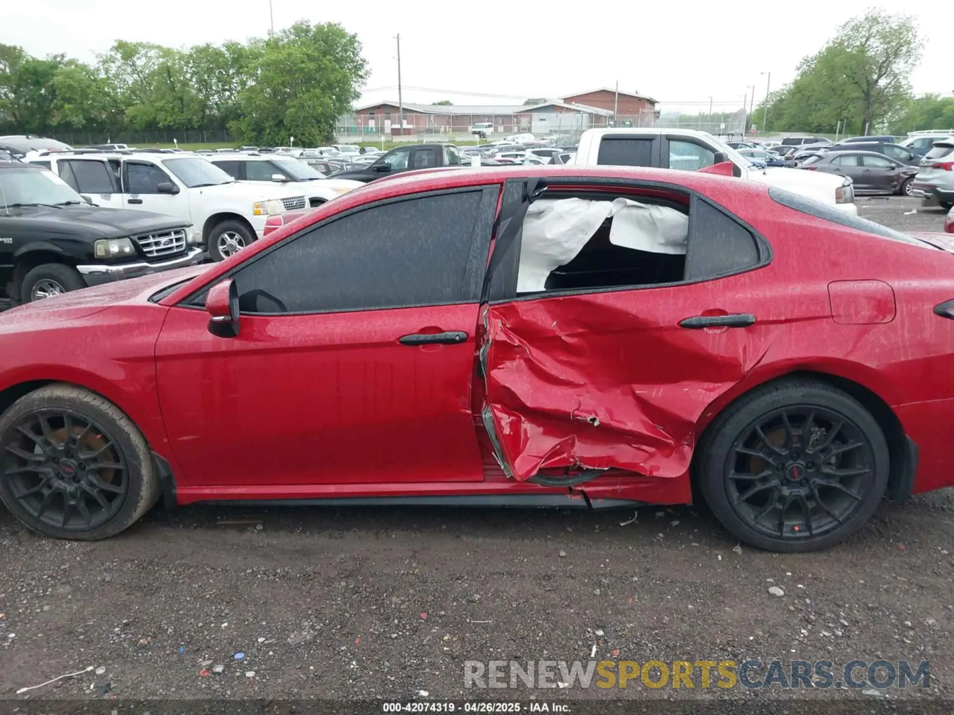 14 Photograph of a damaged car 4T1G11BK2MU045239 TOYOTA CAMRY 2021