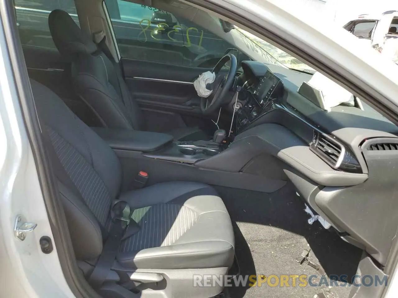 5 Photograph of a damaged car 4T1G11BK2MU047203 TOYOTA CAMRY 2021