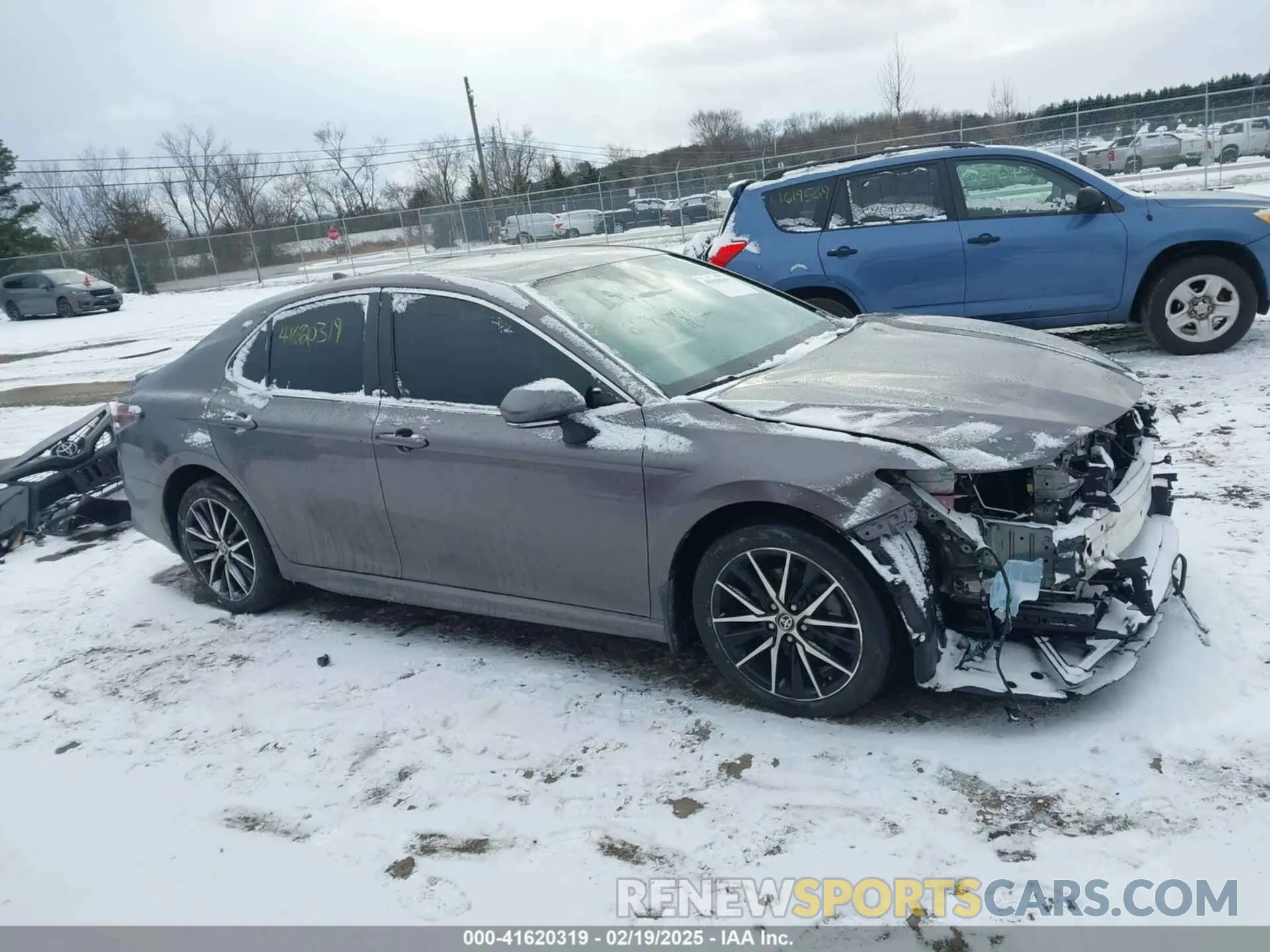 14 Фотография поврежденного автомобиля 4T1G11BK3MU029082 TOYOTA CAMRY 2021