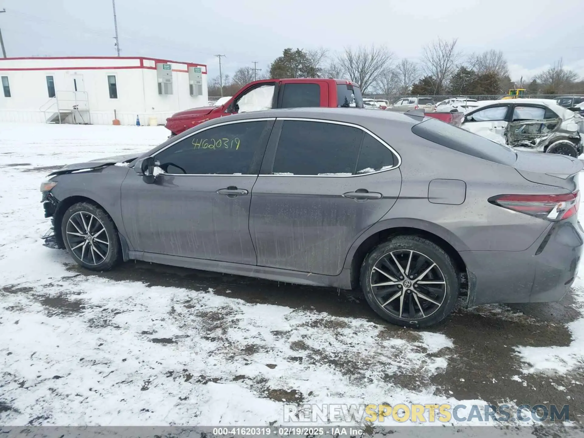 15 Фотография поврежденного автомобиля 4T1G11BK3MU029082 TOYOTA CAMRY 2021