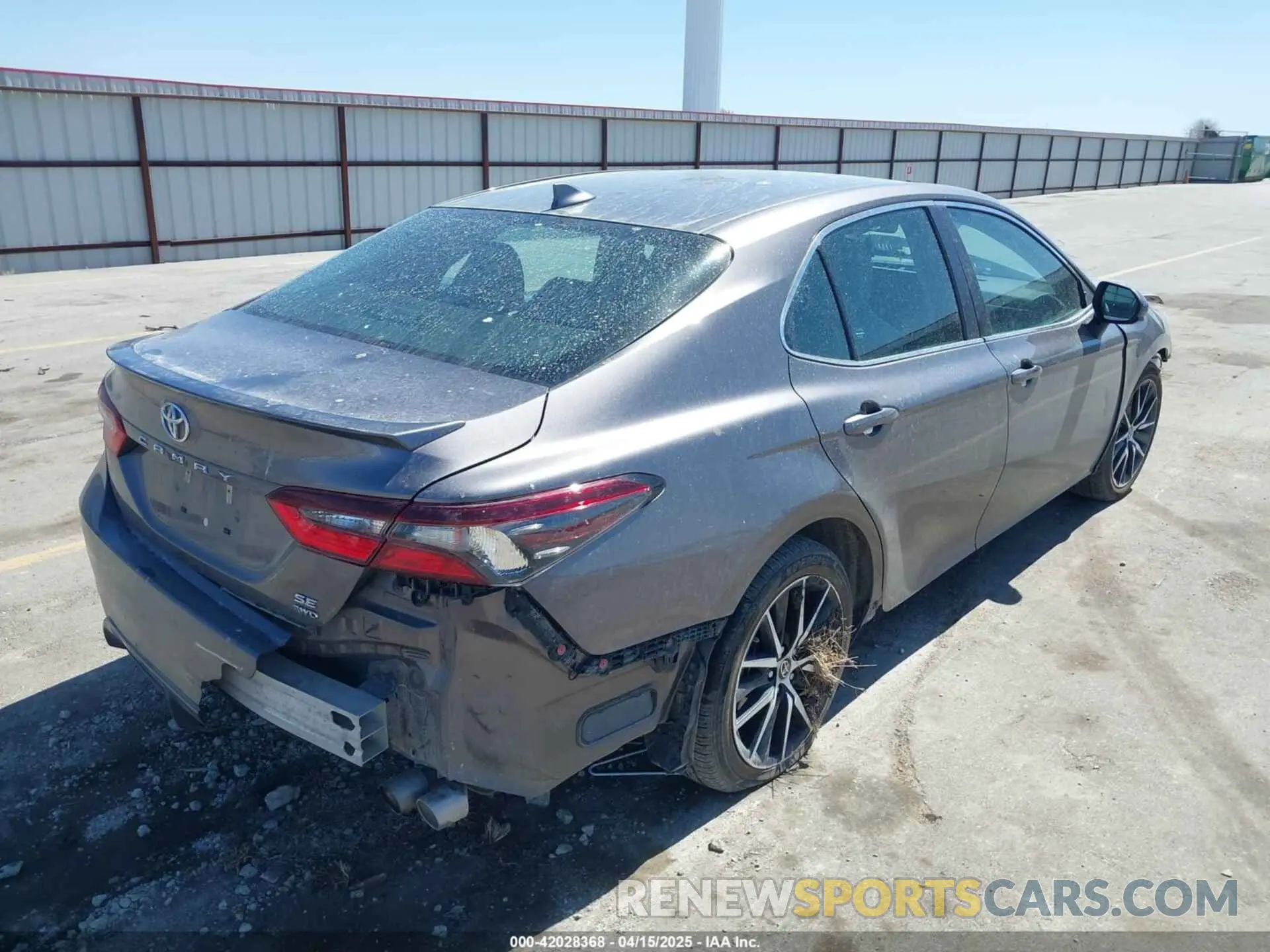 4 Фотография поврежденного автомобиля 4T1G11BK3MU033732 TOYOTA CAMRY 2021