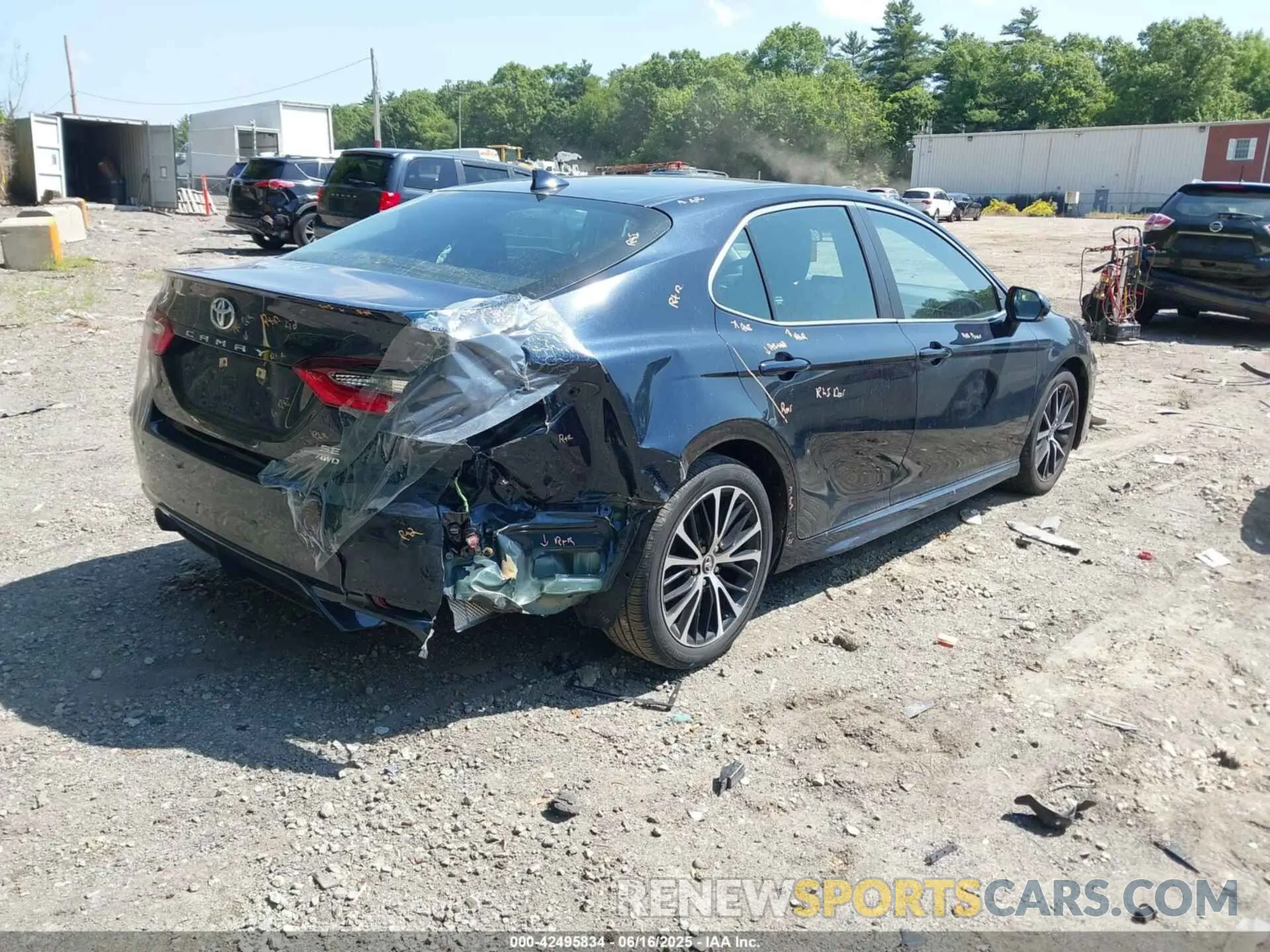 4 Photograph of a damaged car 4T1G11BK4MU042911 TOYOTA CAMRY 2021