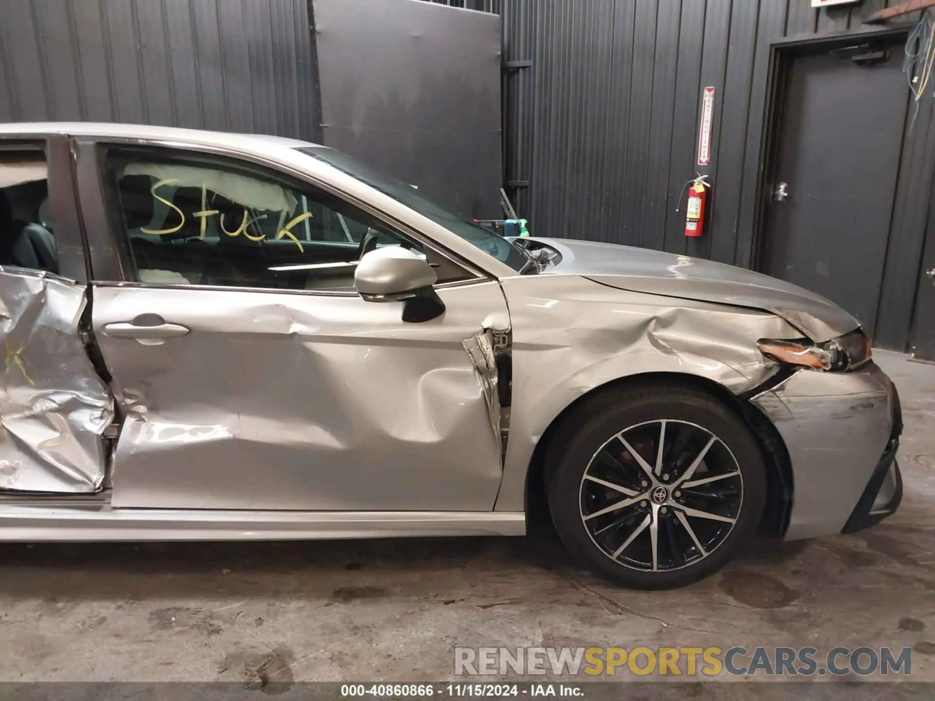 19 Photograph of a damaged car 4T1G11BK7MU030932 TOYOTA CAMRY 2021