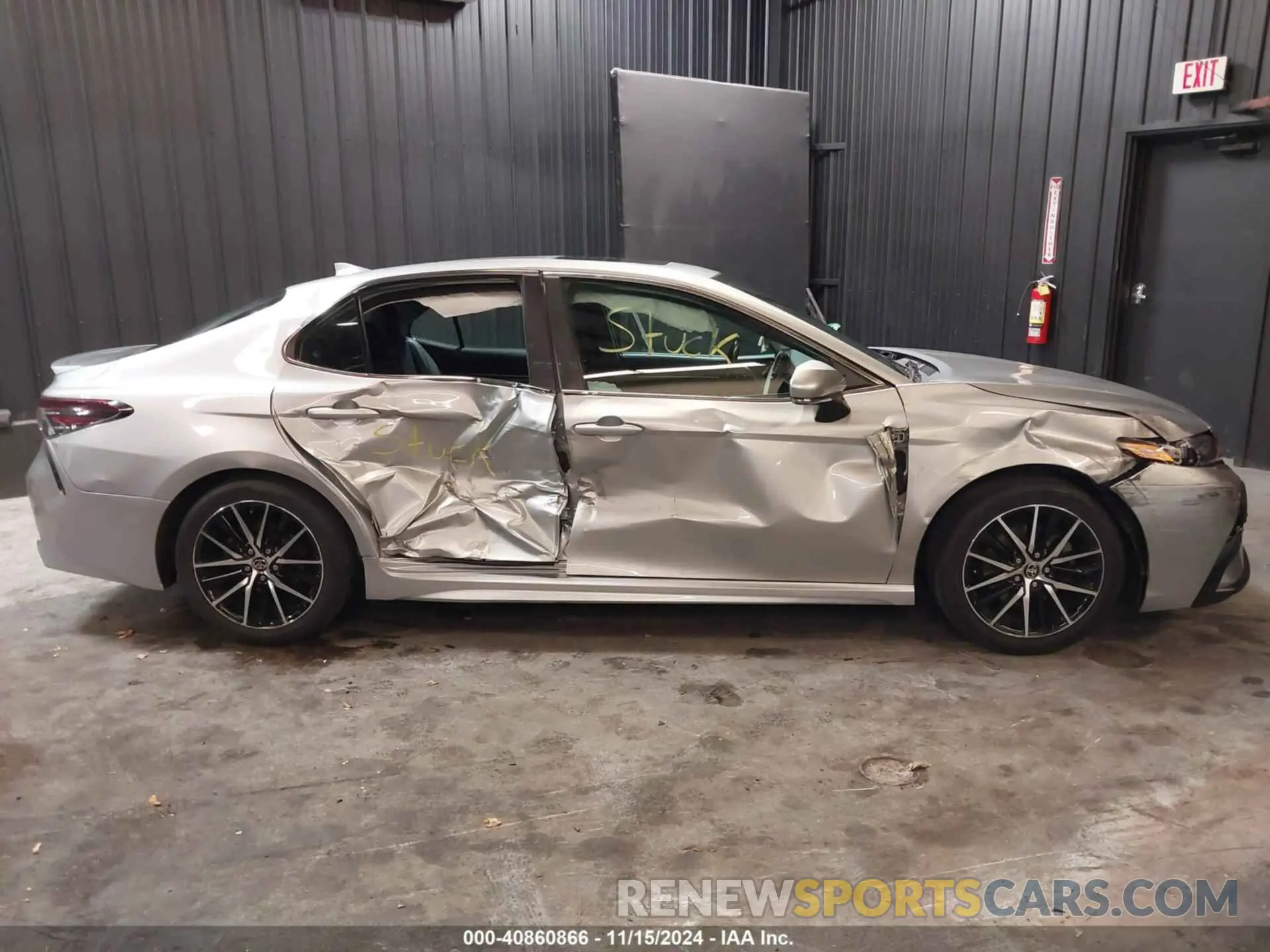 6 Photograph of a damaged car 4T1G11BK7MU030932 TOYOTA CAMRY 2021