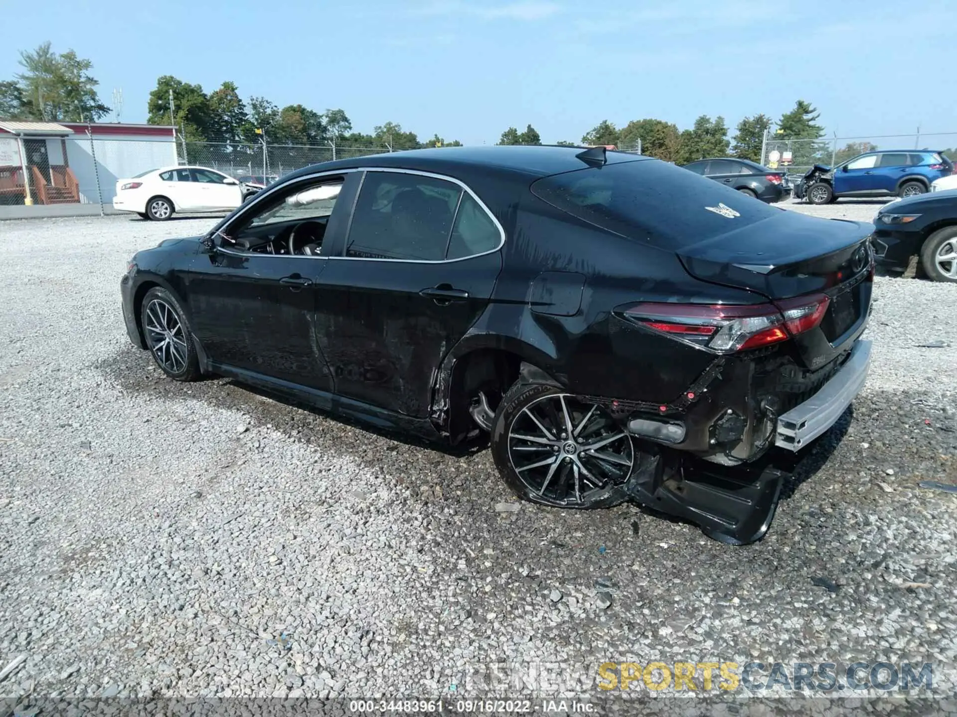 3 Фотография поврежденного автомобиля 4T1G11BK9MU038286 TOYOTA CAMRY 2021