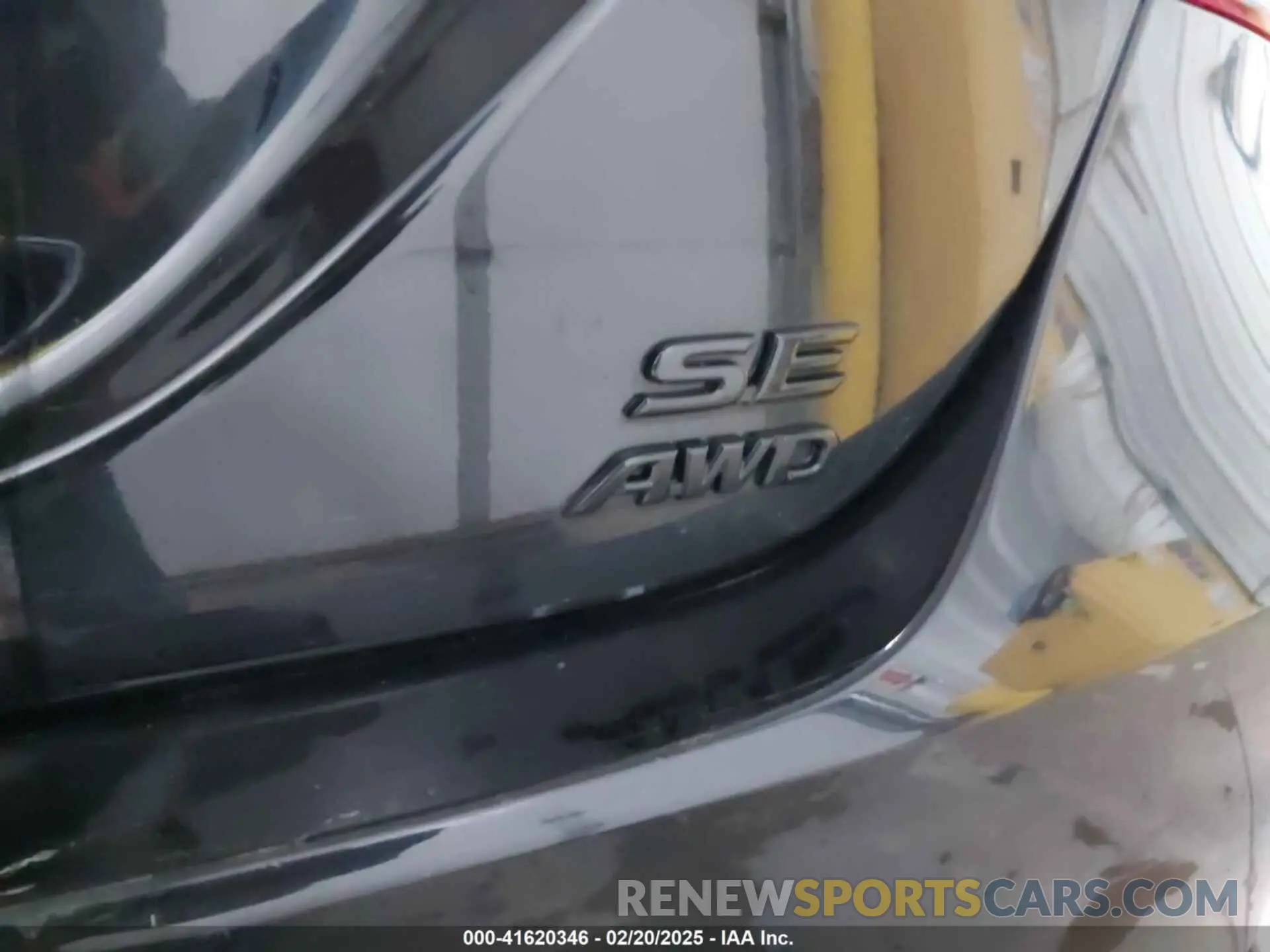 18 Photograph of a damaged car 4T1G11BK9MU039177 TOYOTA CAMRY 2021