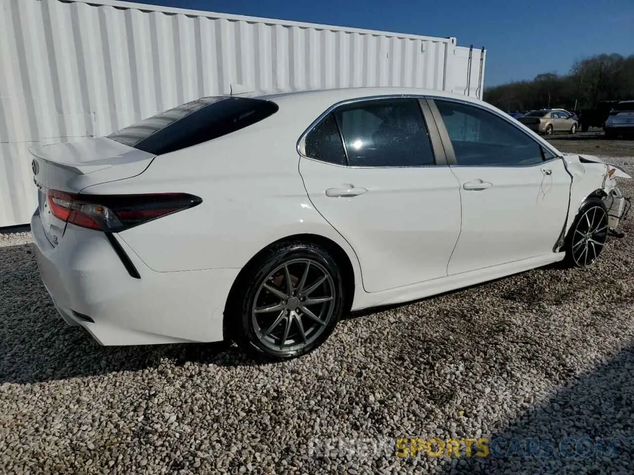 3 Фотография поврежденного автомобиля 4T1G11BKXMU023943 TOYOTA CAMRY 2021