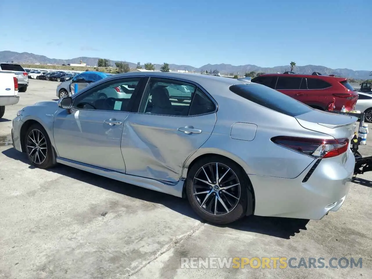 2 Photograph of a damaged car 4T1G31AK1MU555027 TOYOTA CAMRY 2021