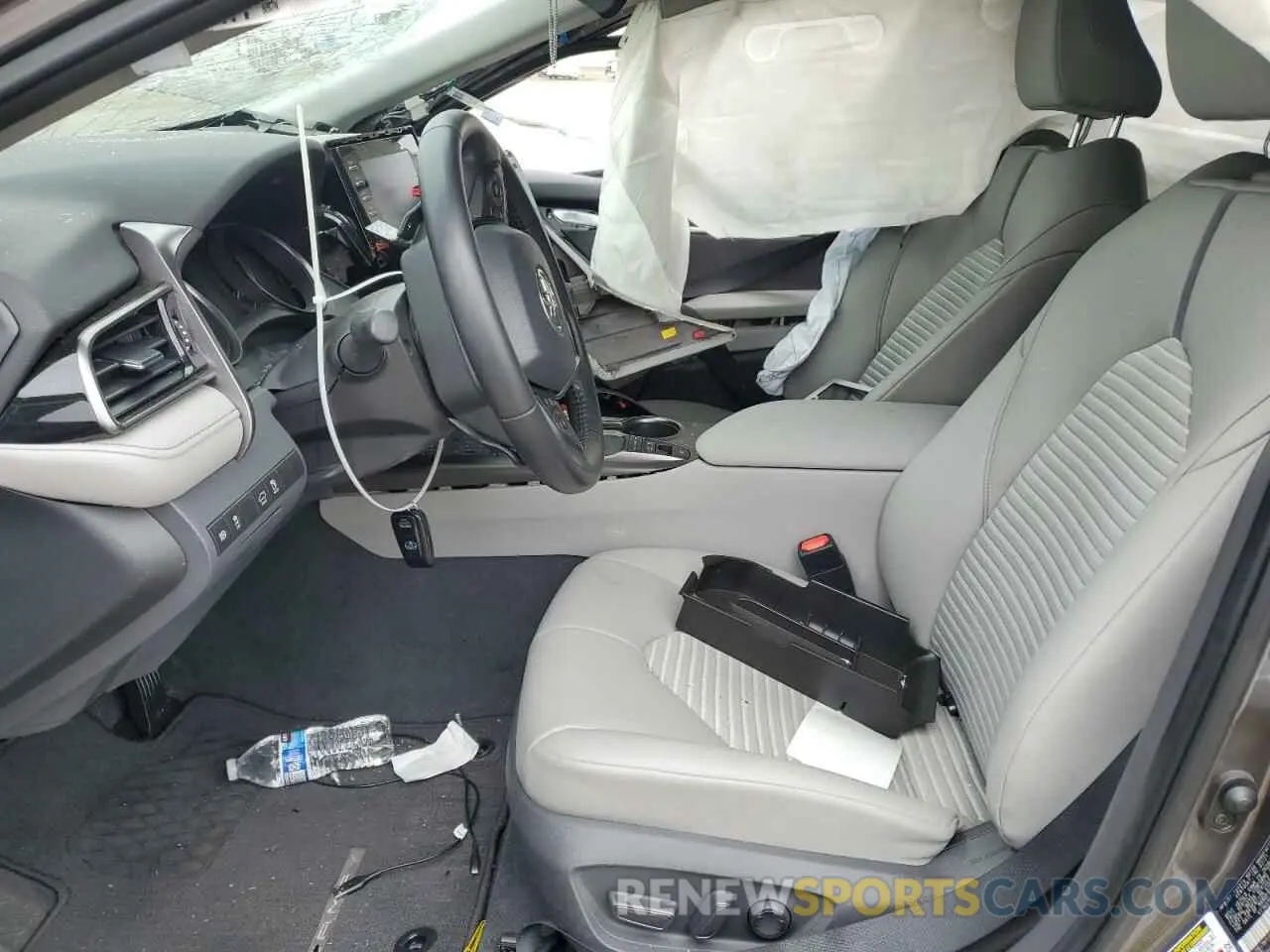 7 Photograph of a damaged car 4T1G31AK2MU555974 TOYOTA CAMRY 2021