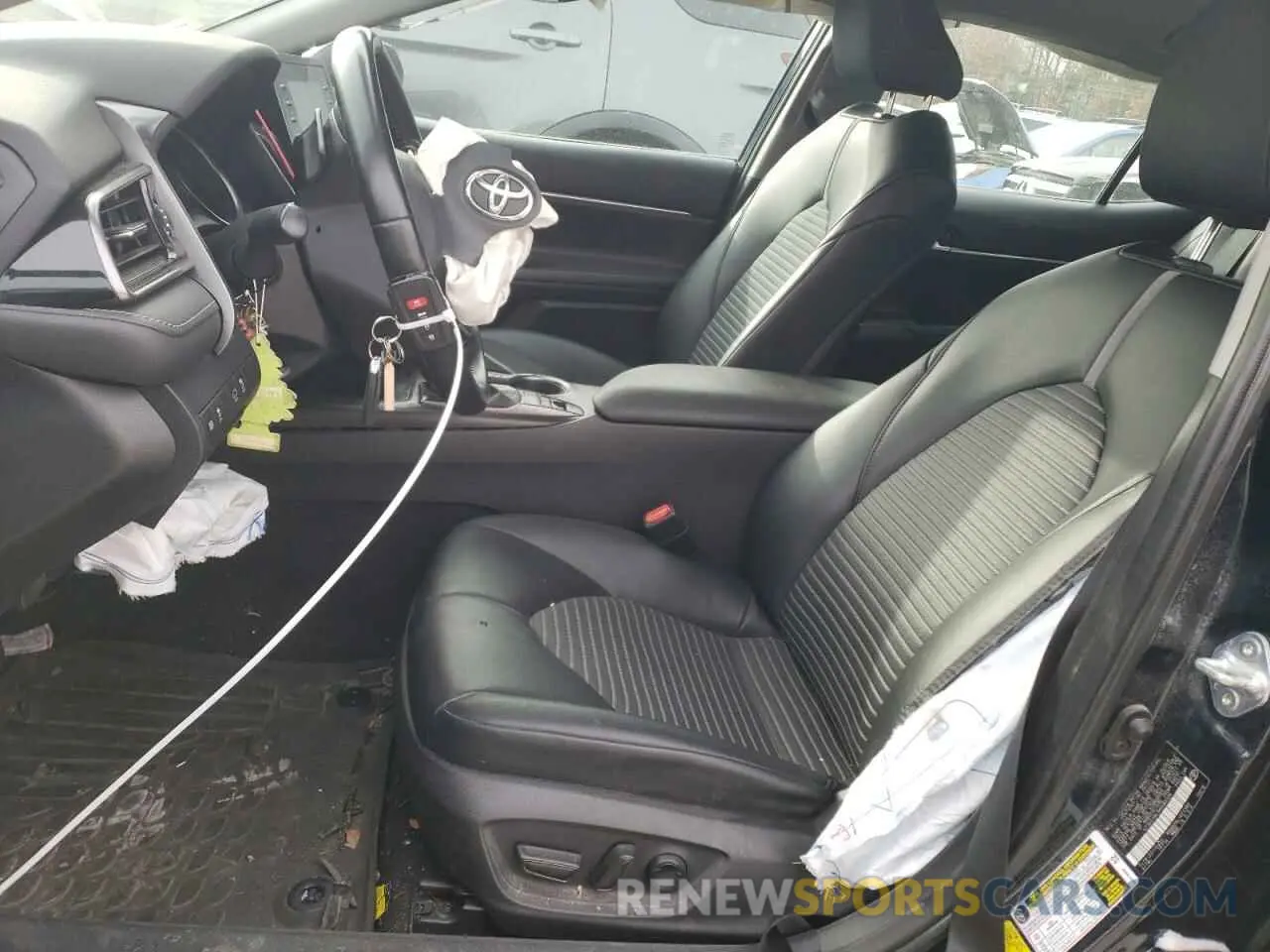 7 Photograph of a damaged car 4T1G31AK3MU560326 TOYOTA CAMRY 2021