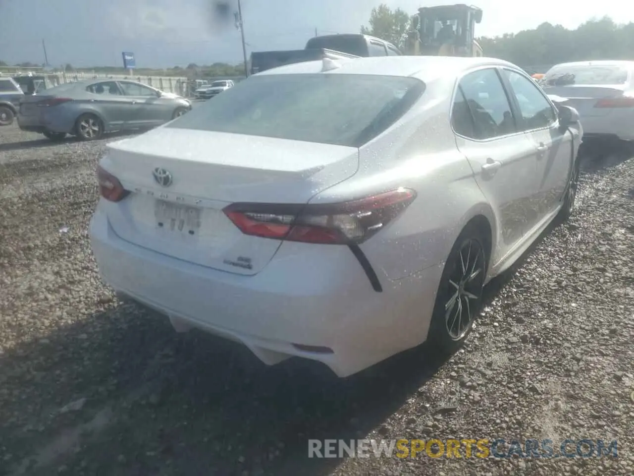 4 Photograph of a damaged car 4T1G31AK5MU550333 TOYOTA CAMRY 2021
