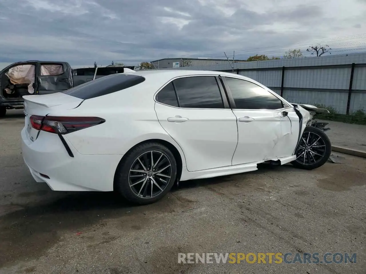 3 Photograph of a damaged car 4T1G31AK5MU559971 TOYOTA CAMRY 2021