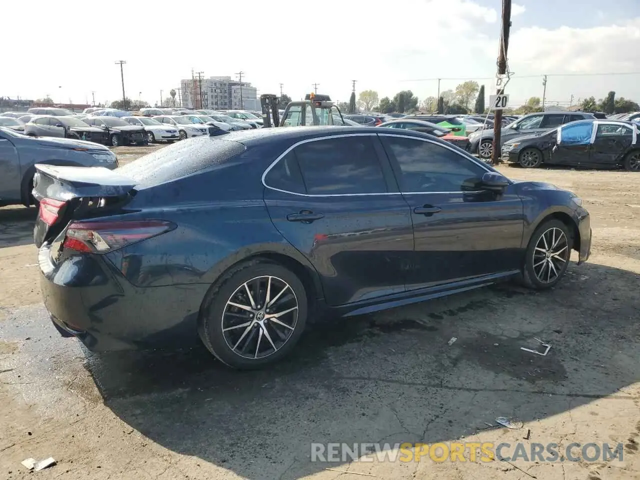 3 Фотография поврежденного автомобиля 4T1G31AK5MU565303 TOYOTA CAMRY 2021