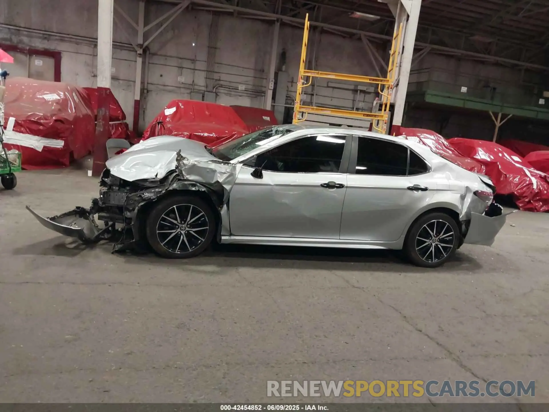14 Photograph of a damaged car 4T1G31AK7MU556747 TOYOTA CAMRY 2021