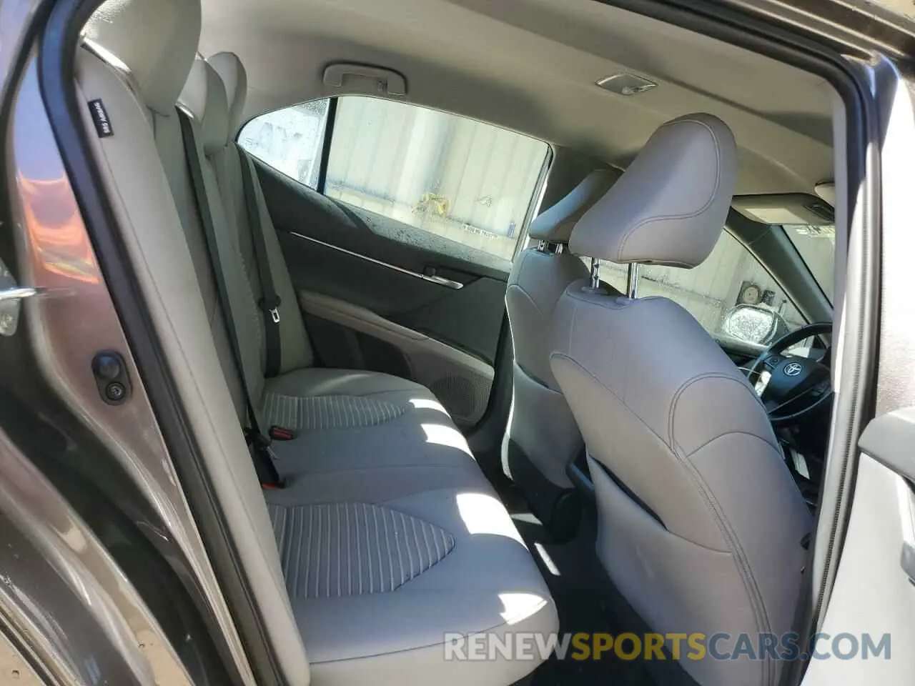 10 Photograph of a damaged car 4T1G31AK8MU558359 TOYOTA CAMRY 2021