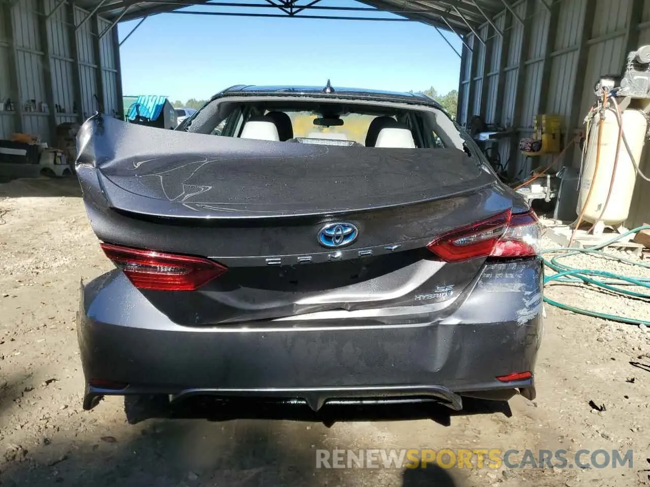 6 Photograph of a damaged car 4T1G31AK8MU558359 TOYOTA CAMRY 2021