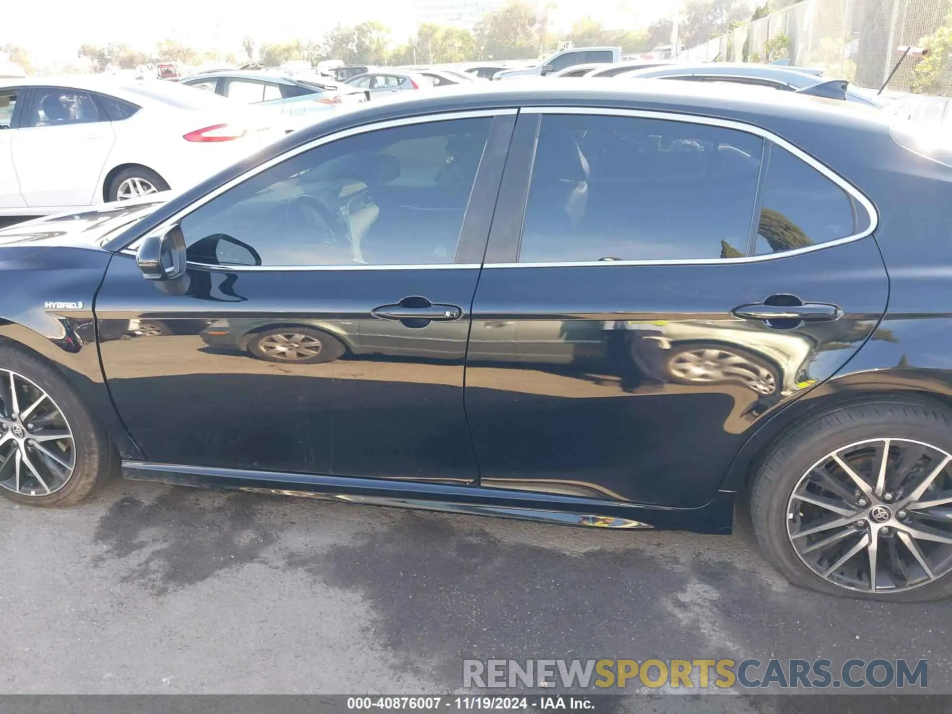 14 Photograph of a damaged car 4T1G31AKXMU568813 TOYOTA CAMRY 2021