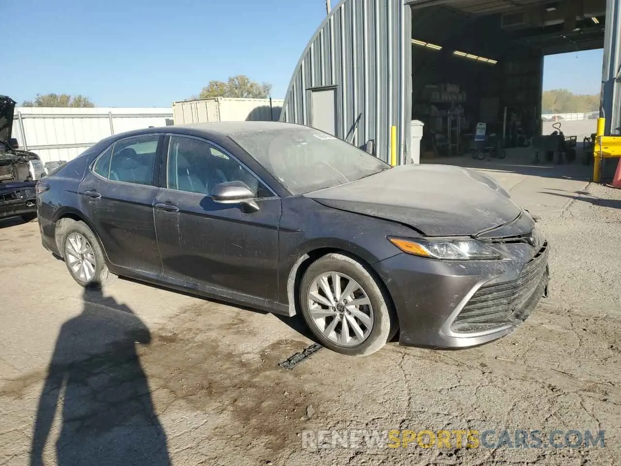 4 Фотография поврежденного автомобиля 4T1H11BK3MU038868 TOYOTA CAMRY 2021