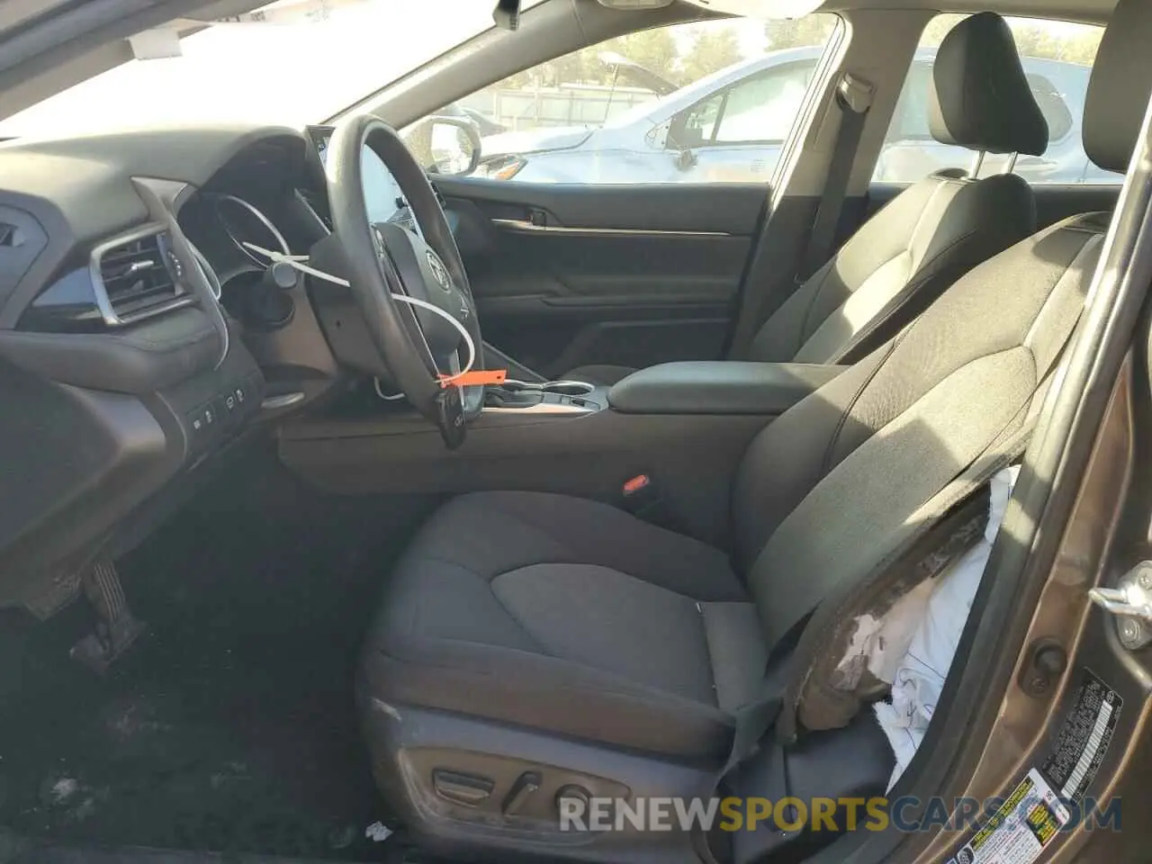 7 Фотография поврежденного автомобиля 4T1H11BK3MU038868 TOYOTA CAMRY 2021