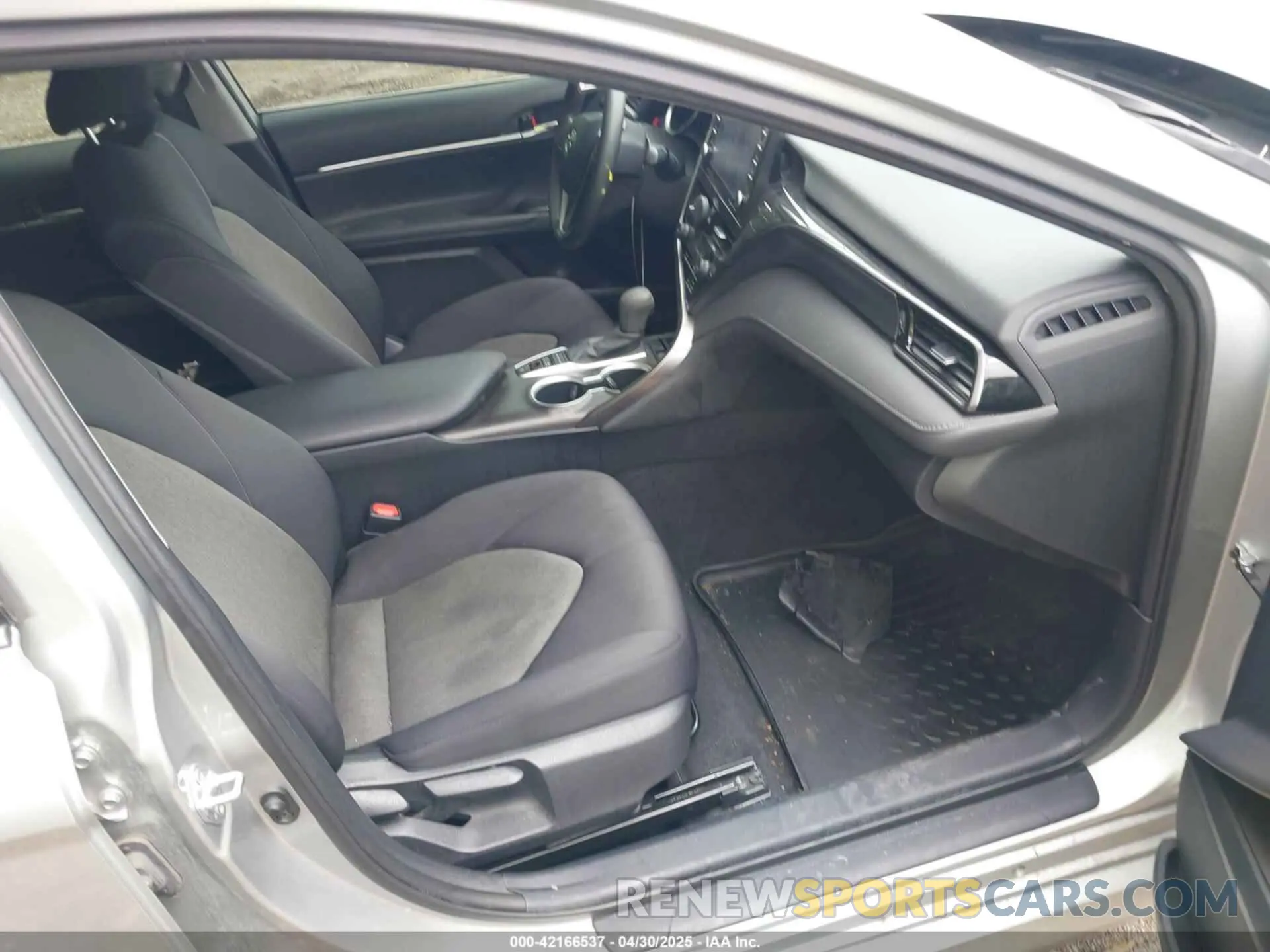 5 Photograph of a damaged car 4T1H31AK2MU027484 TOYOTA CAMRY 2021