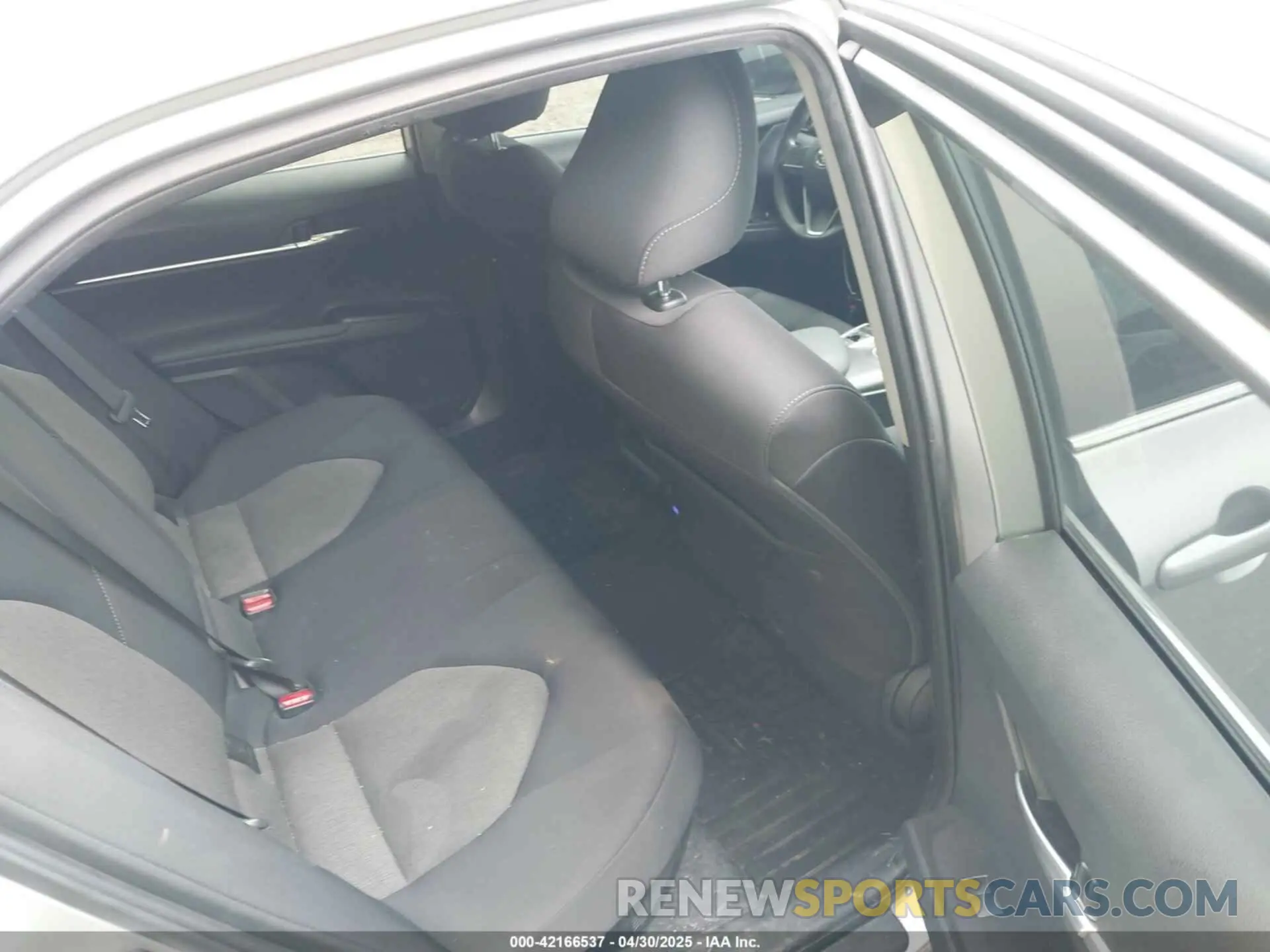 8 Photograph of a damaged car 4T1H31AK2MU027484 TOYOTA CAMRY 2021