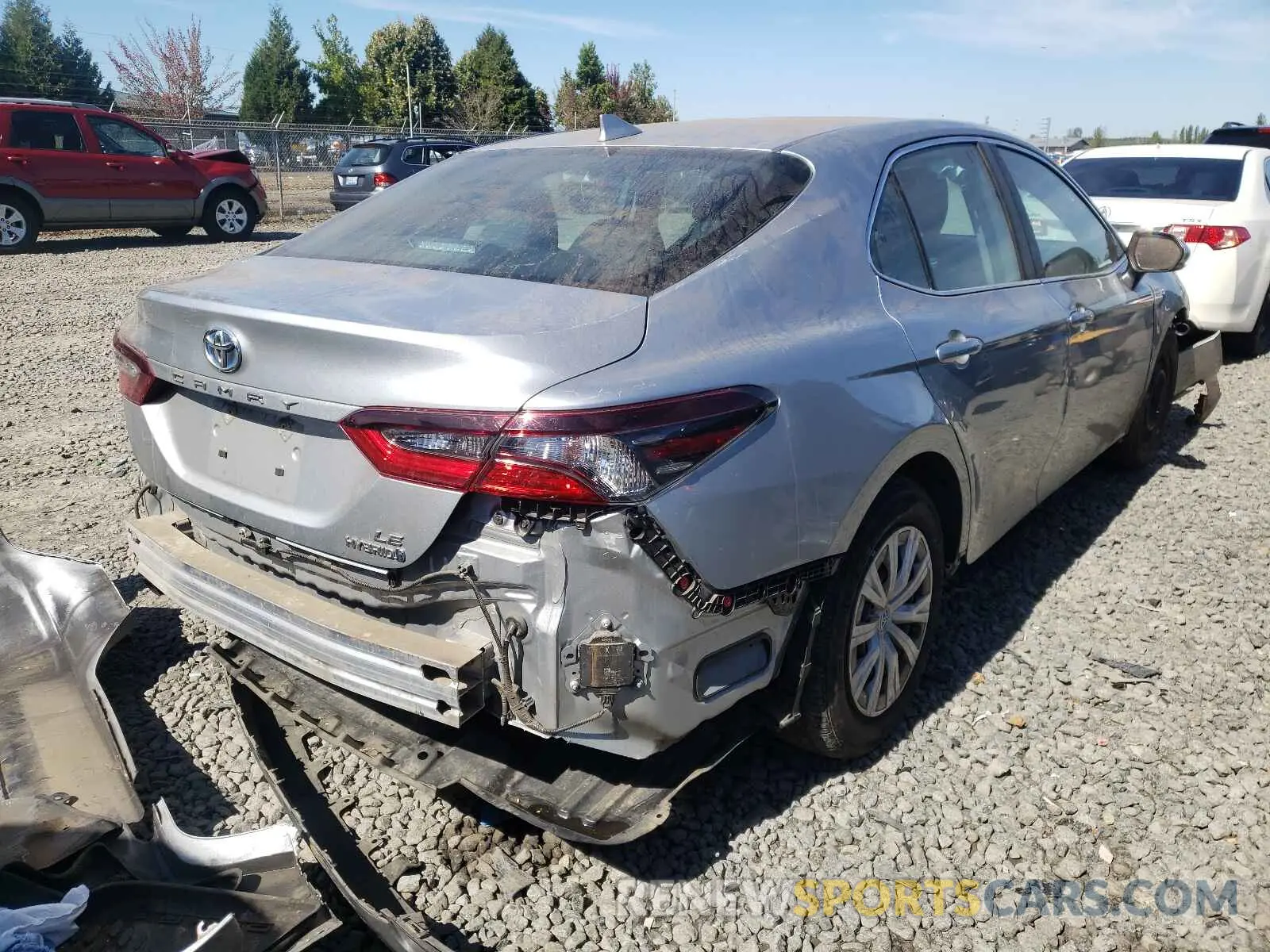 4 Photograph of a damaged car 4T1H31AK3MU022472 TOYOTA CAMRY 2021