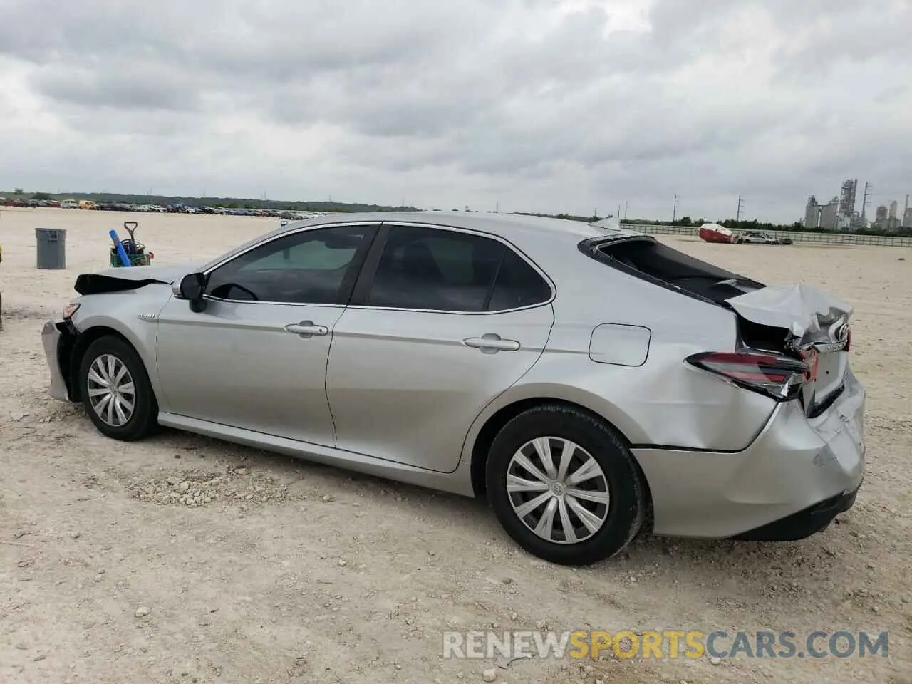 2 Photograph of a damaged car 4T1H31AK9MU546676 TOYOTA CAMRY 2021