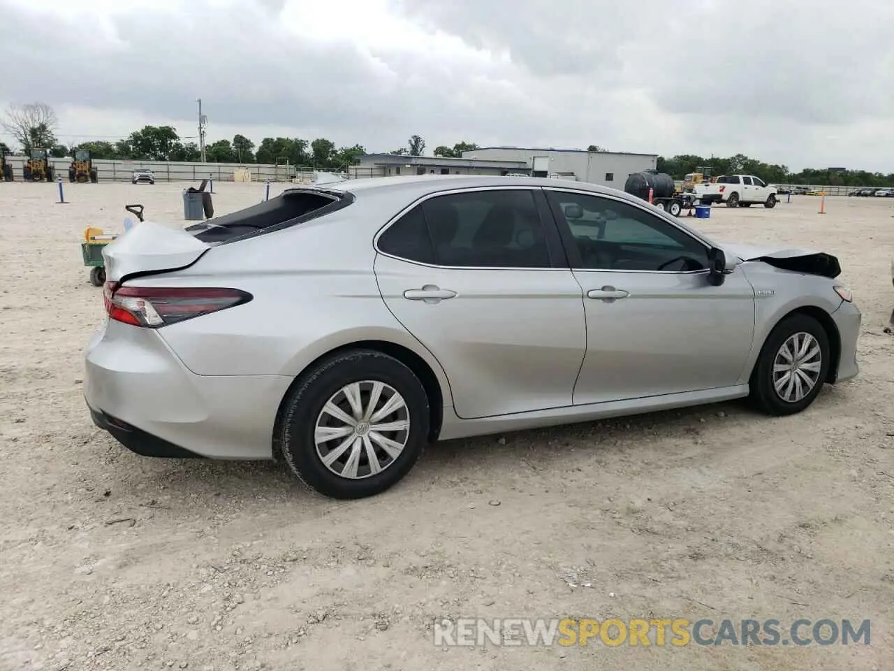 3 Photograph of a damaged car 4T1H31AK9MU546676 TOYOTA CAMRY 2021