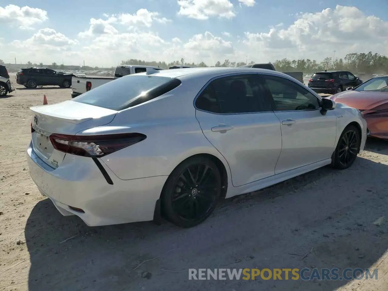 3 Photograph of a damaged car 4T1K31AK1MU024954 TOYOTA CAMRY 2021