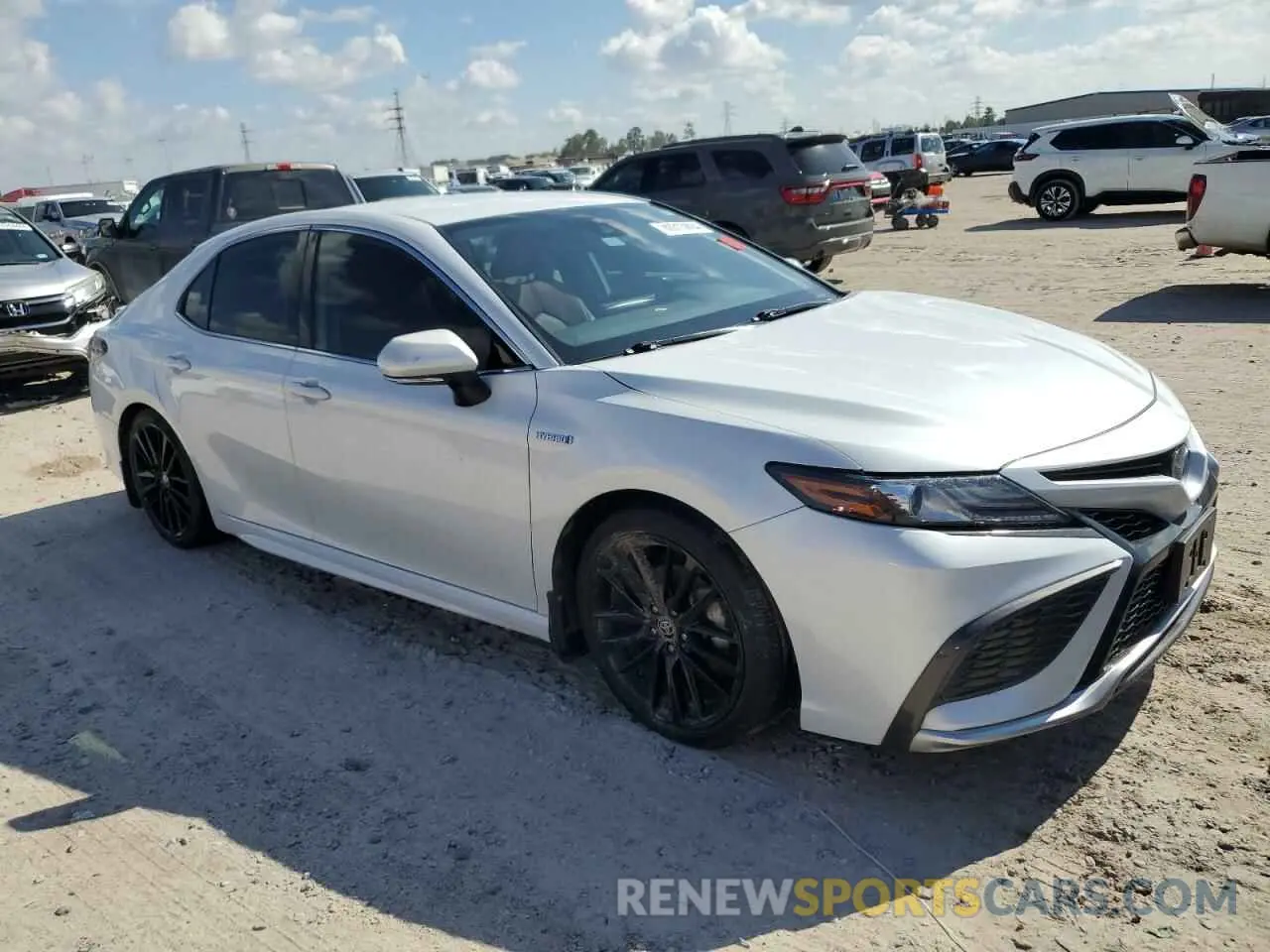 4 Photograph of a damaged car 4T1K31AK1MU024954 TOYOTA CAMRY 2021