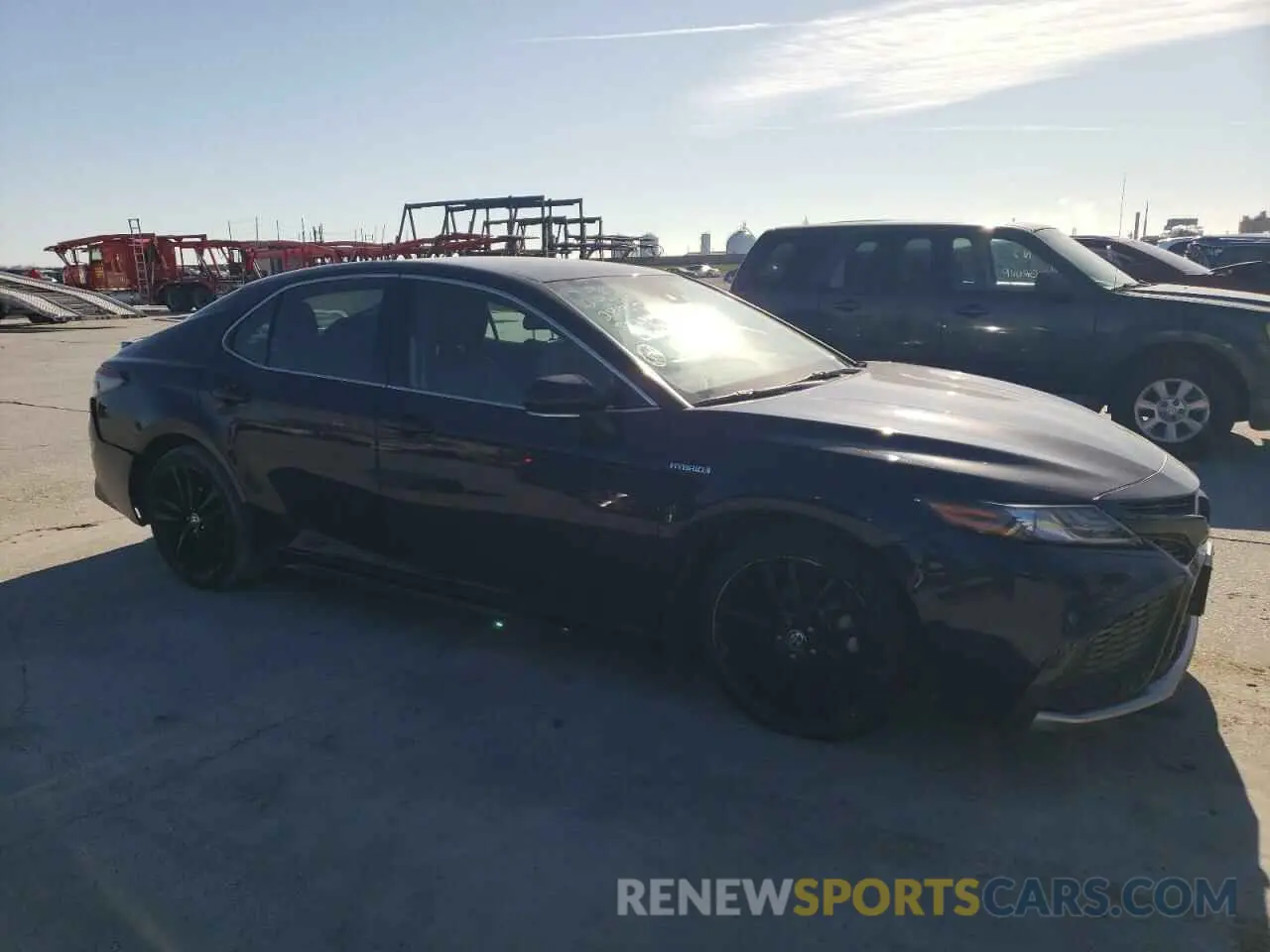 4 Photograph of a damaged car 4T1K31AK2MU552714 TOYOTA CAMRY 2021