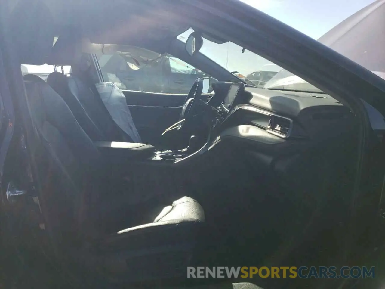 7 Photograph of a damaged car 4T1K31AK2MU552714 TOYOTA CAMRY 2021