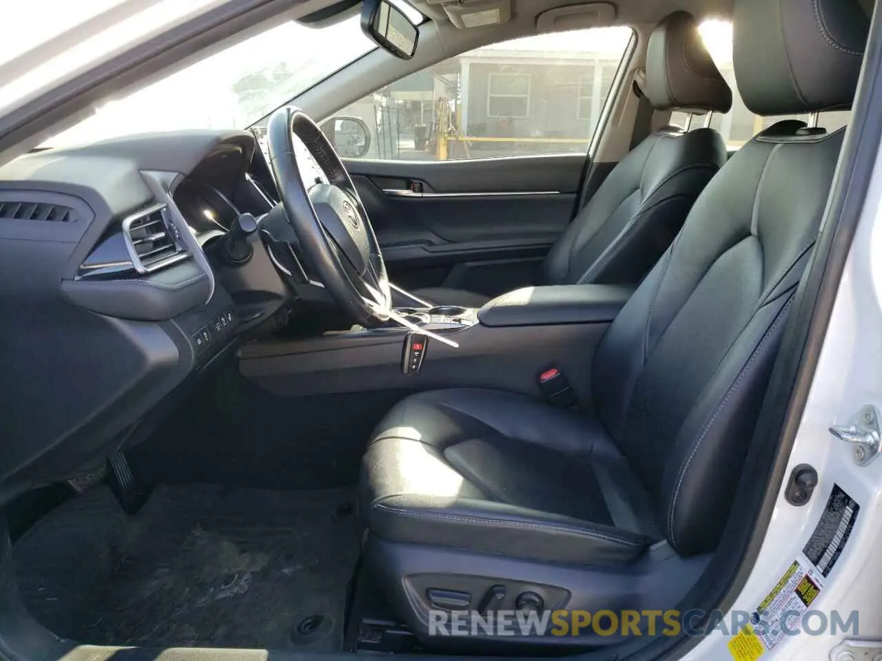 7 Photograph of a damaged car 4T1K31AK2MU557153 TOYOTA CAMRY 2021