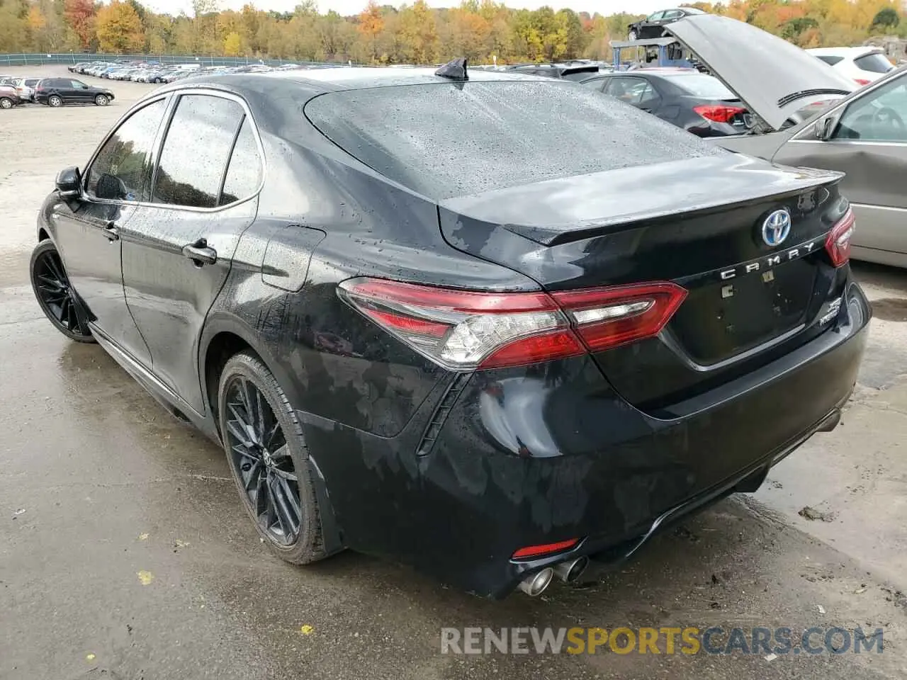 3 Photograph of a damaged car 4T1K31AK2MU570002 TOYOTA CAMRY 2021