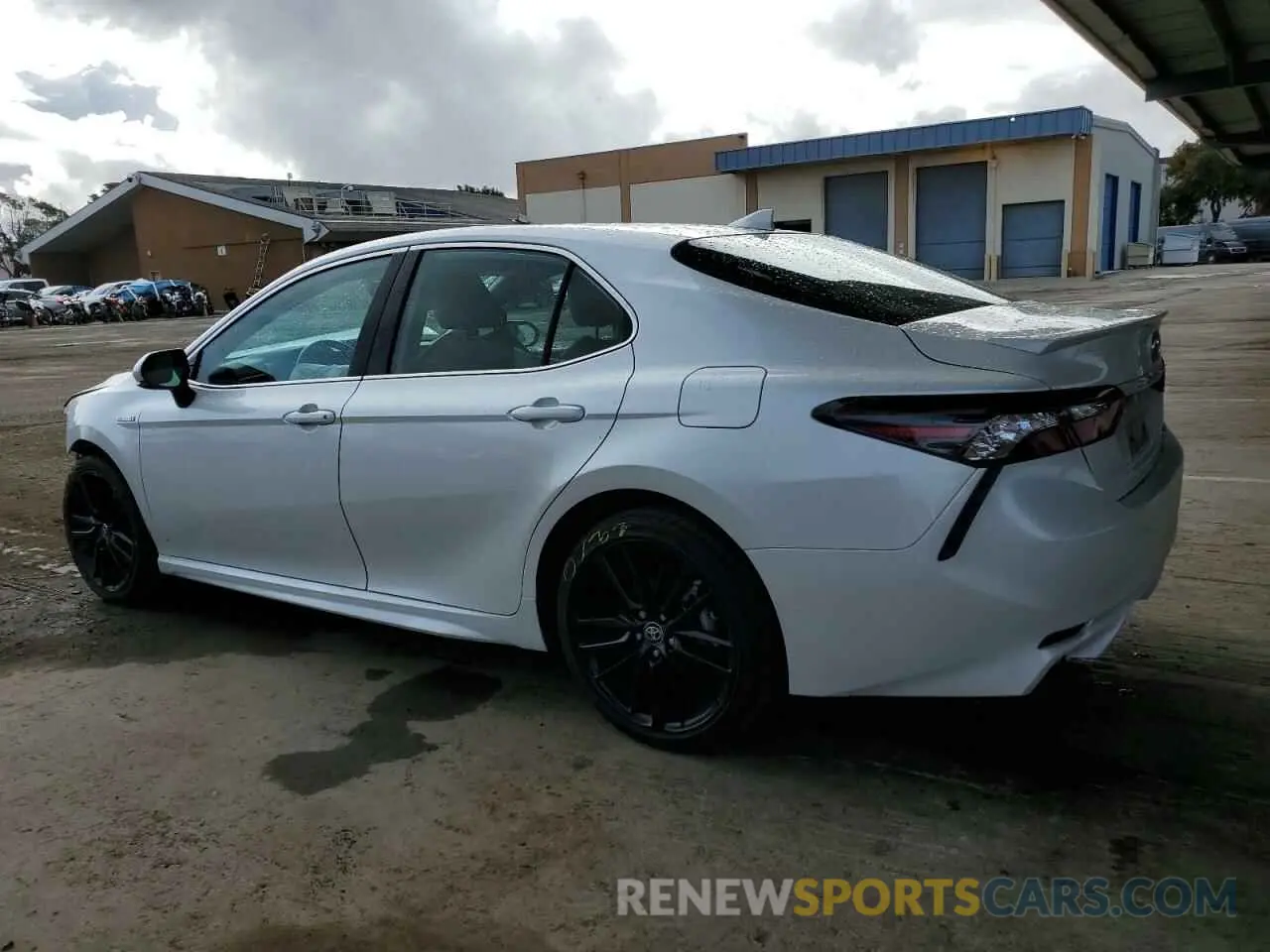 2 Photograph of a damaged car 4T1K31AK4MU022485 TOYOTA CAMRY 2021