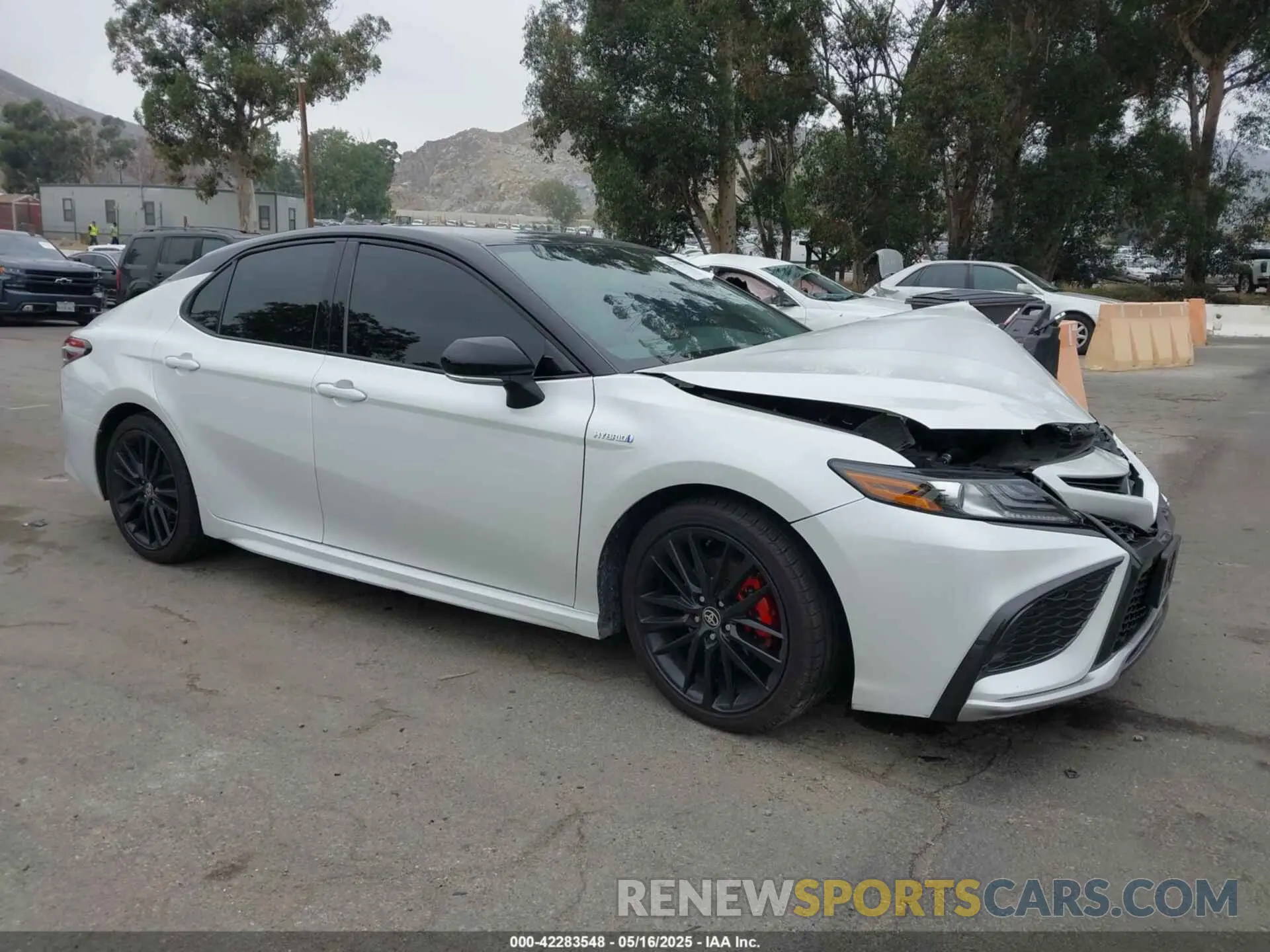 1 Photograph of a damaged car 4T1K31AK6MU020821 TOYOTA CAMRY 2021