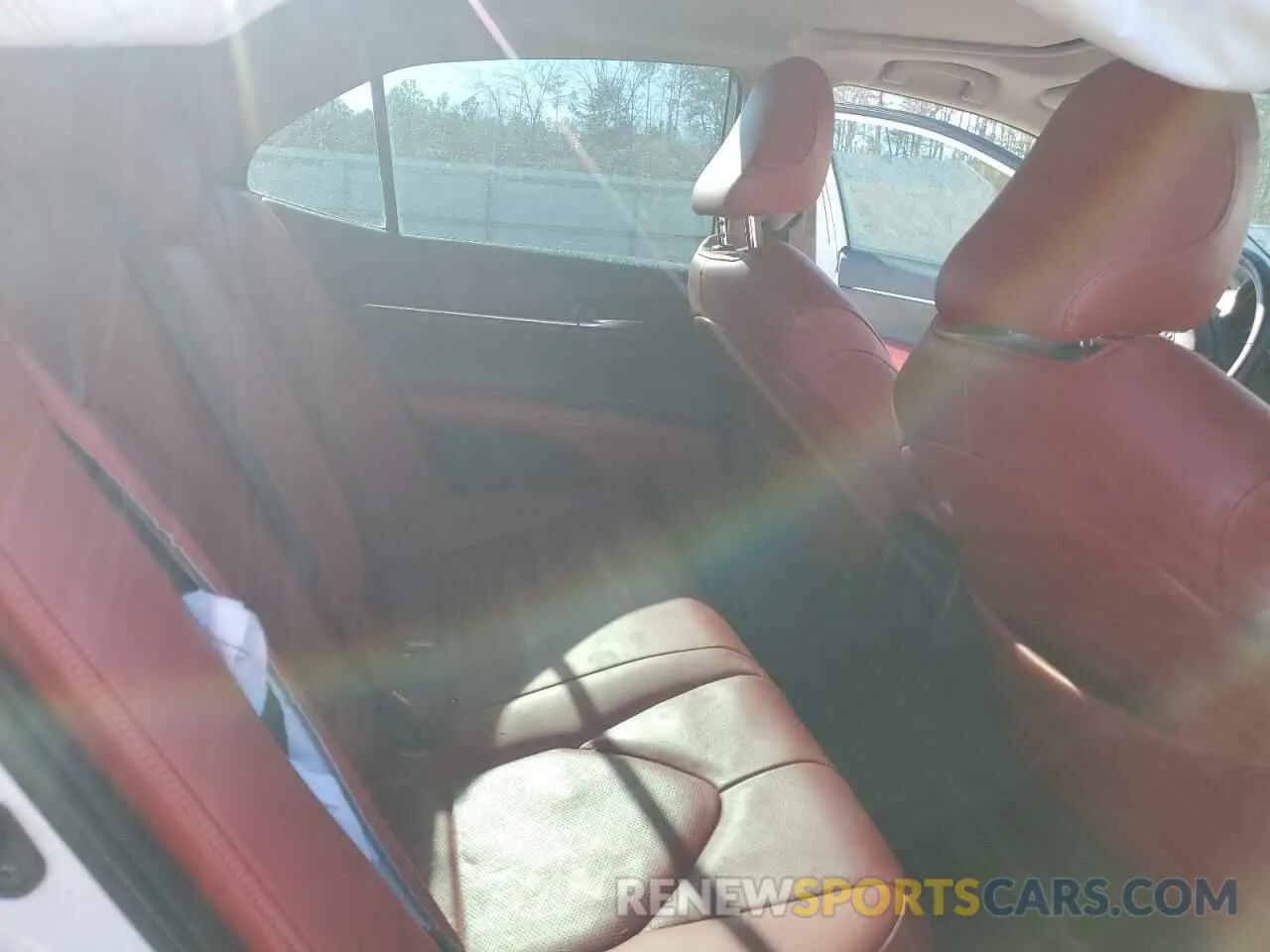 10 Photograph of a damaged car 4T1K31AK6MU029597 TOYOTA CAMRY 2021