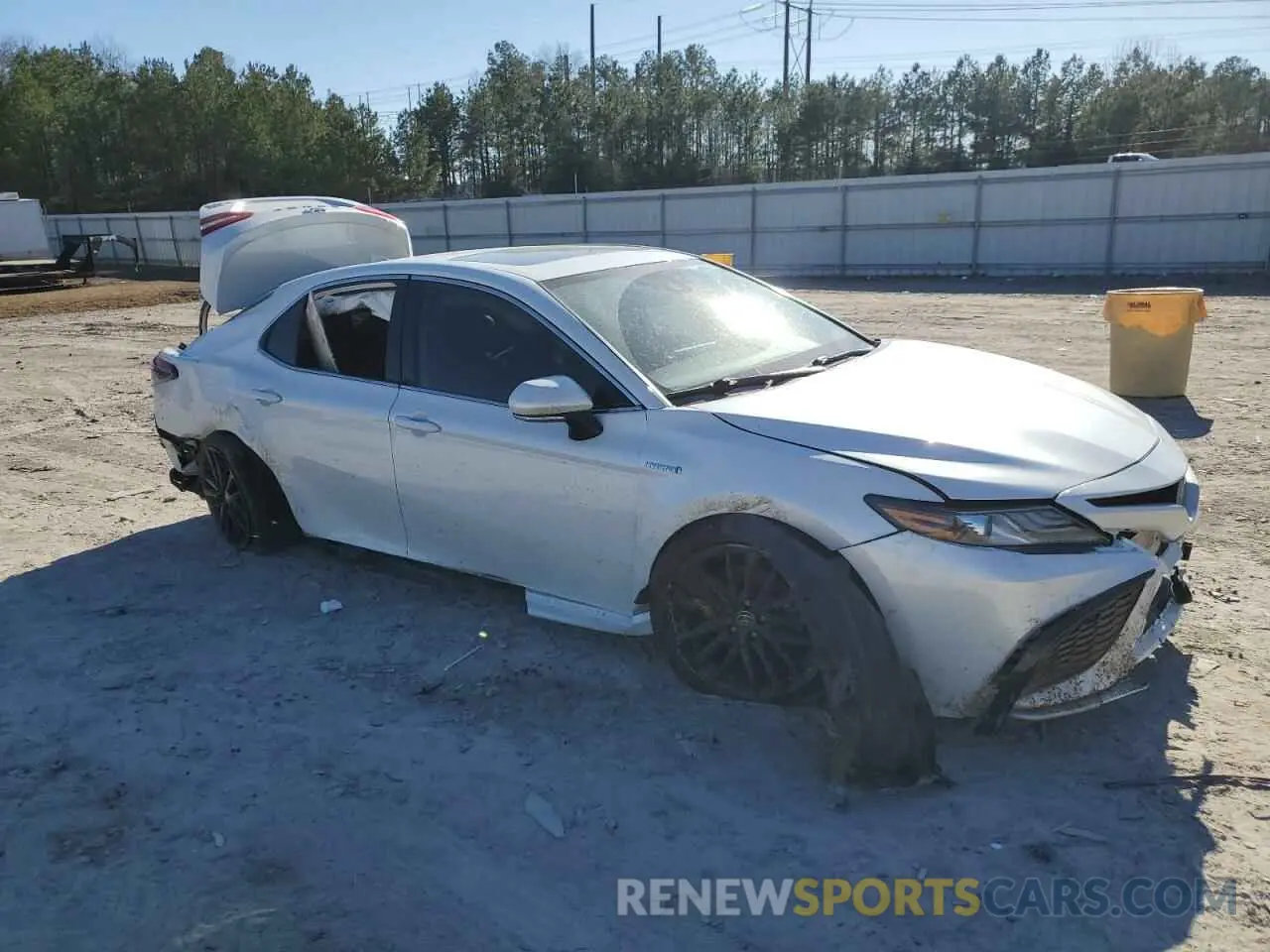 4 Photograph of a damaged car 4T1K31AK6MU029597 TOYOTA CAMRY 2021