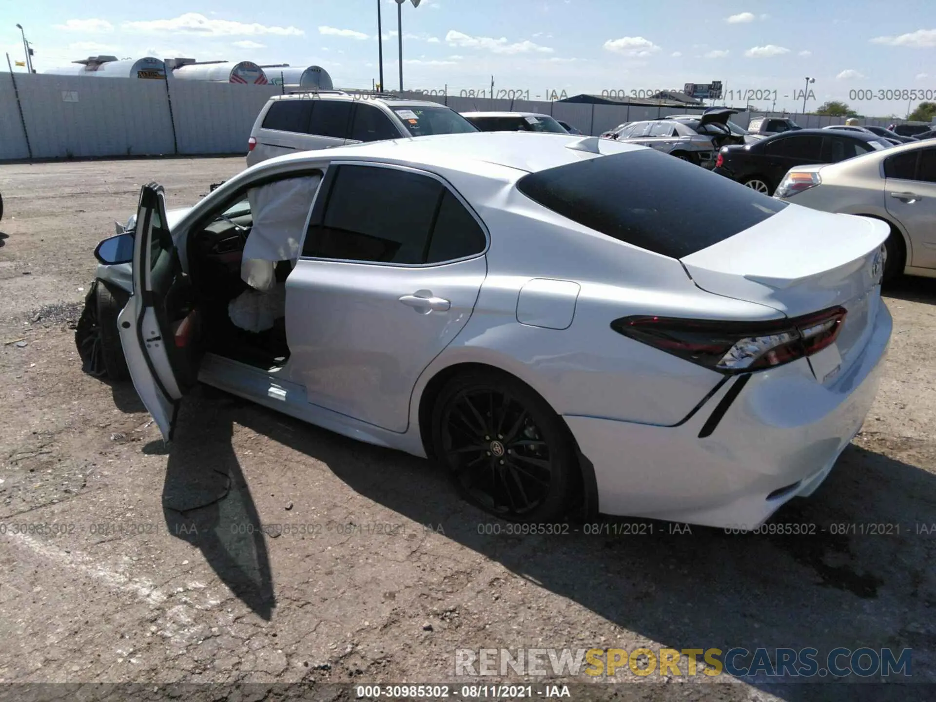 3 Photograph of a damaged car 4T1K31AK8MU023008 TOYOTA CAMRY 2021