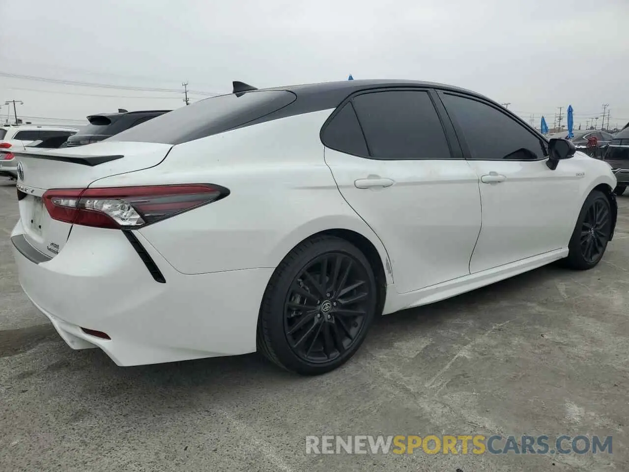 3 Photograph of a damaged car 4T1K31AKXMU031353 TOYOTA CAMRY 2021