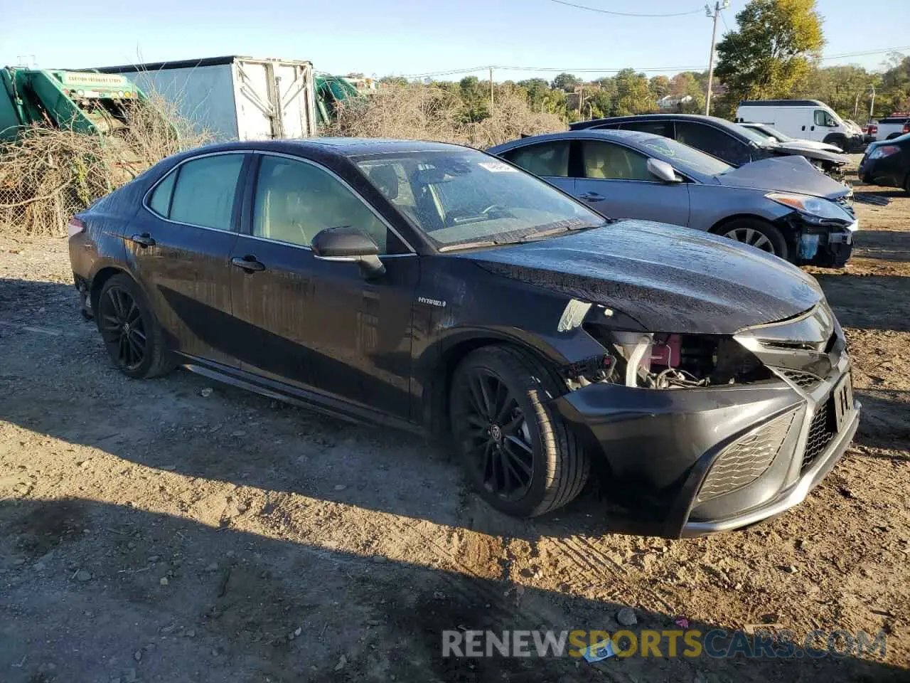 4 Photograph of a damaged car 4T1K31AKXMU560317 TOYOTA CAMRY 2021