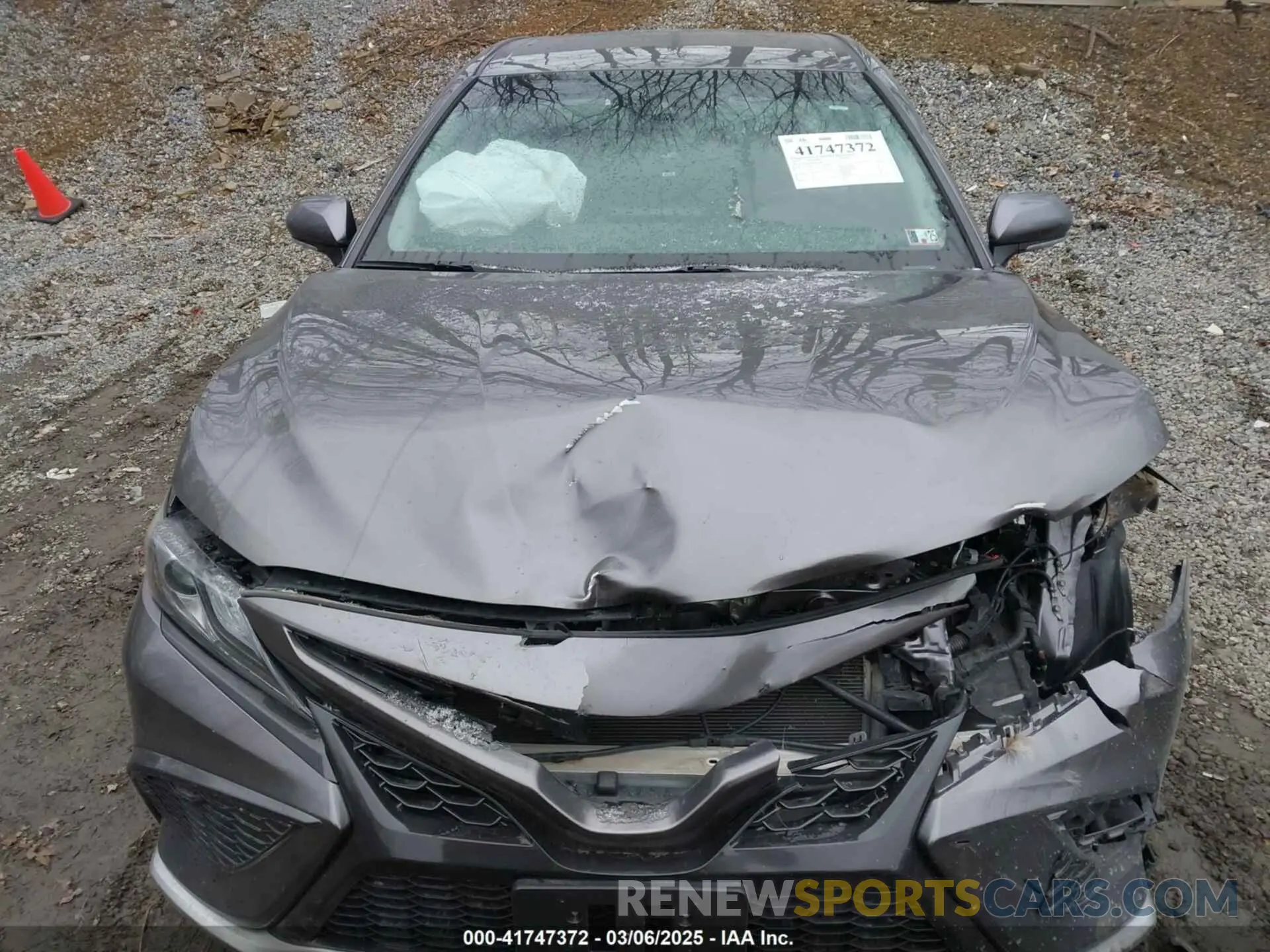 12 Photograph of a damaged car 4T1K31AKXMU567980 TOYOTA CAMRY 2021