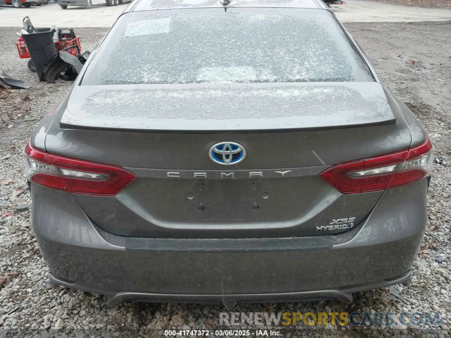 16 Photograph of a damaged car 4T1K31AKXMU567980 TOYOTA CAMRY 2021