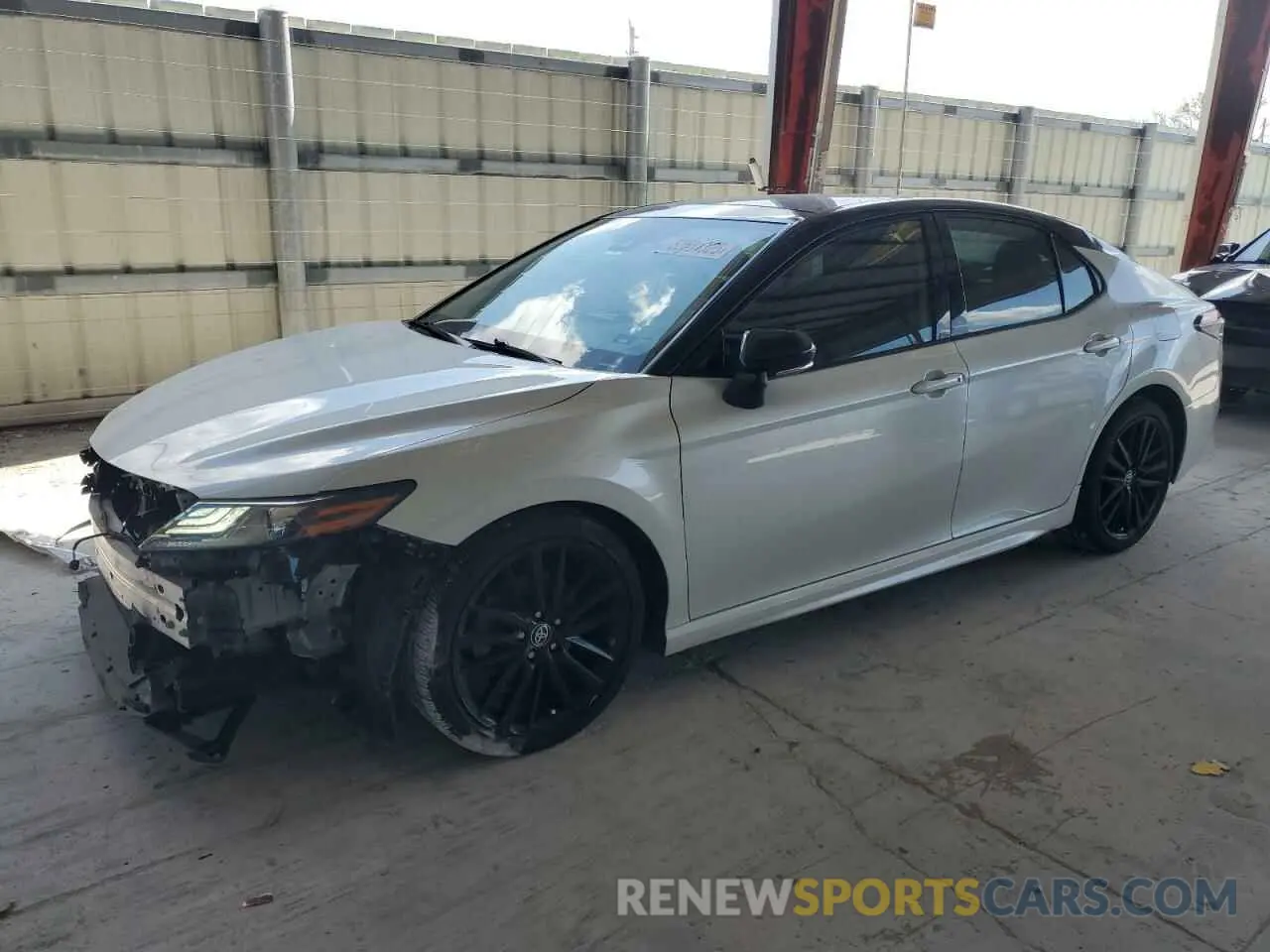 1 Photograph of a damaged car 4T1K61AK1MU403864 TOYOTA CAMRY 2021