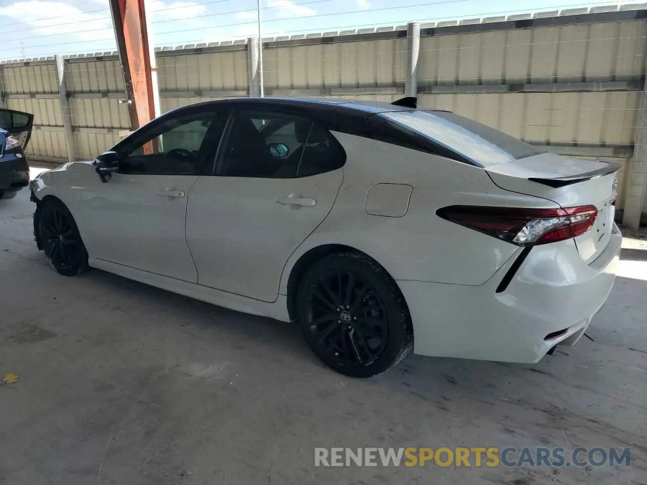 2 Photograph of a damaged car 4T1K61AK1MU403864 TOYOTA CAMRY 2021