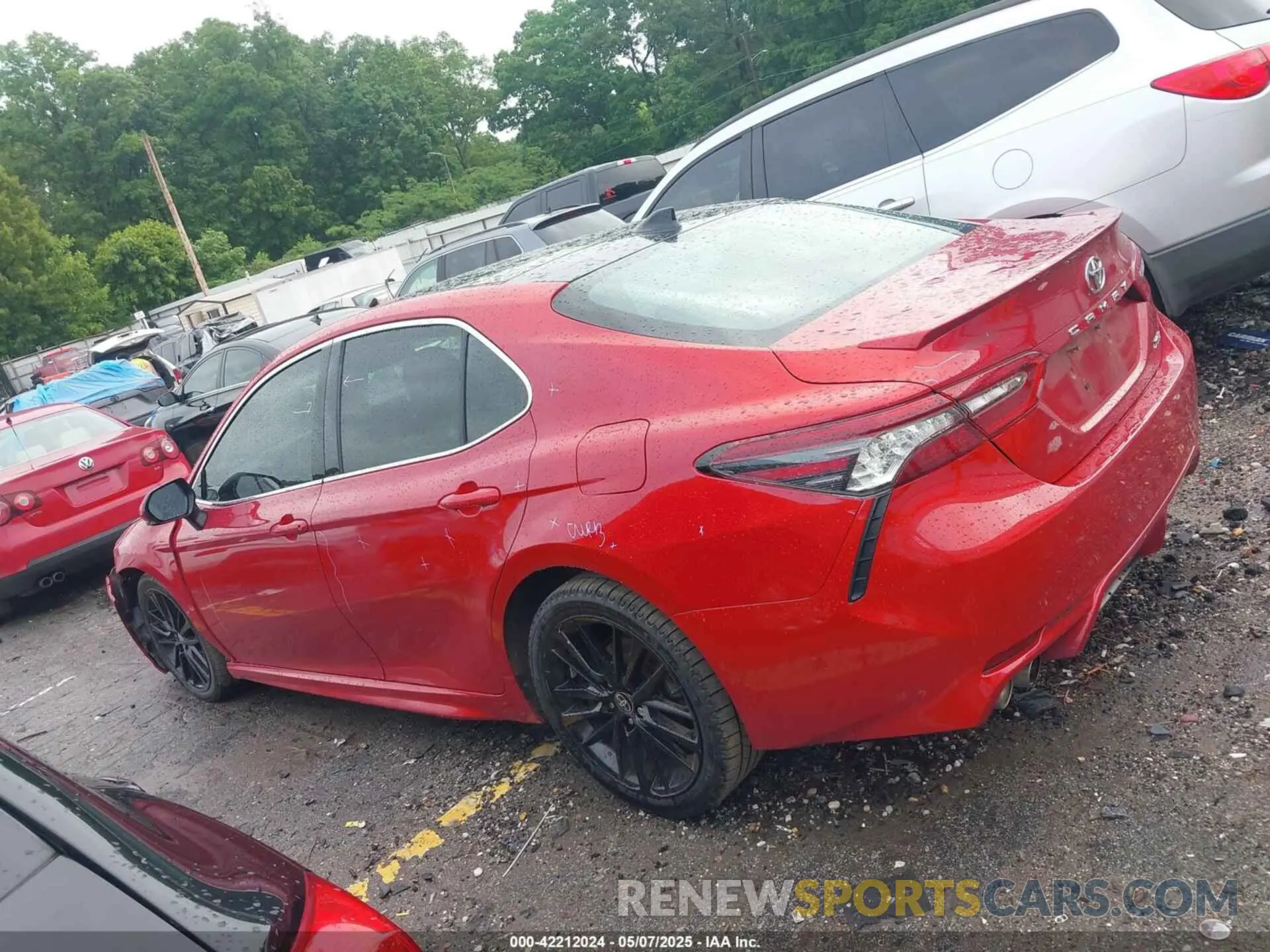 14 Photograph of a damaged car 4T1K61AK1MU426769 TOYOTA CAMRY 2021