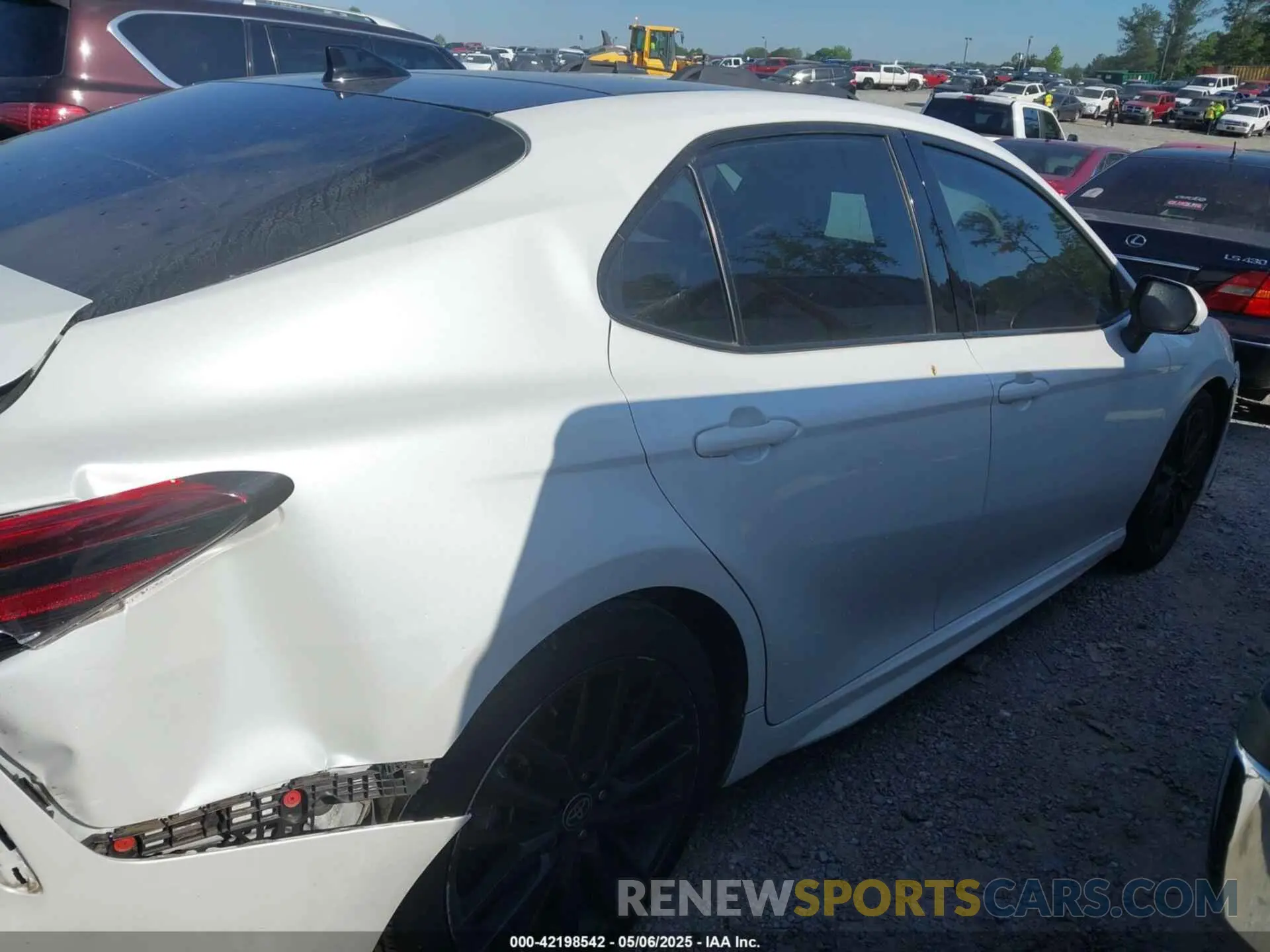 13 Photograph of a damaged car 4T1K61AK1MU590961 TOYOTA CAMRY 2021