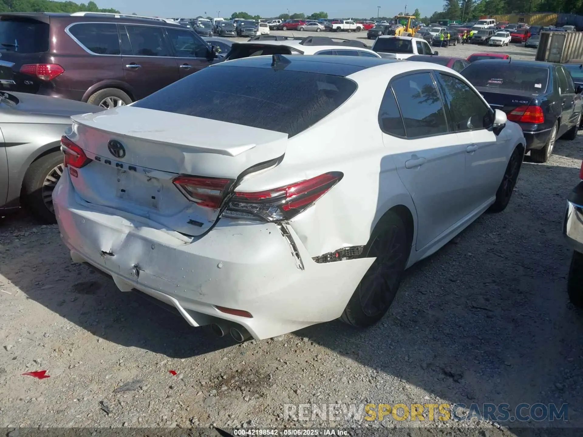 4 Photograph of a damaged car 4T1K61AK1MU590961 TOYOTA CAMRY 2021