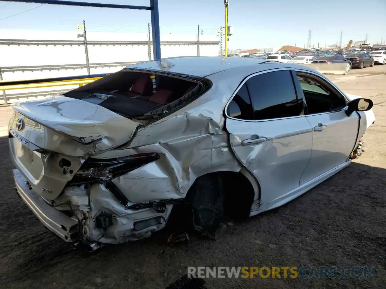 3 Photograph of a damaged car 4T1K61AK2MU473647 TOYOTA CAMRY 2021