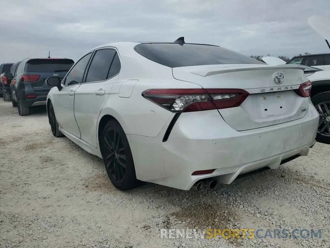 3 Photograph of a damaged car 4T1K61AK2MU513662 TOYOTA CAMRY 2021